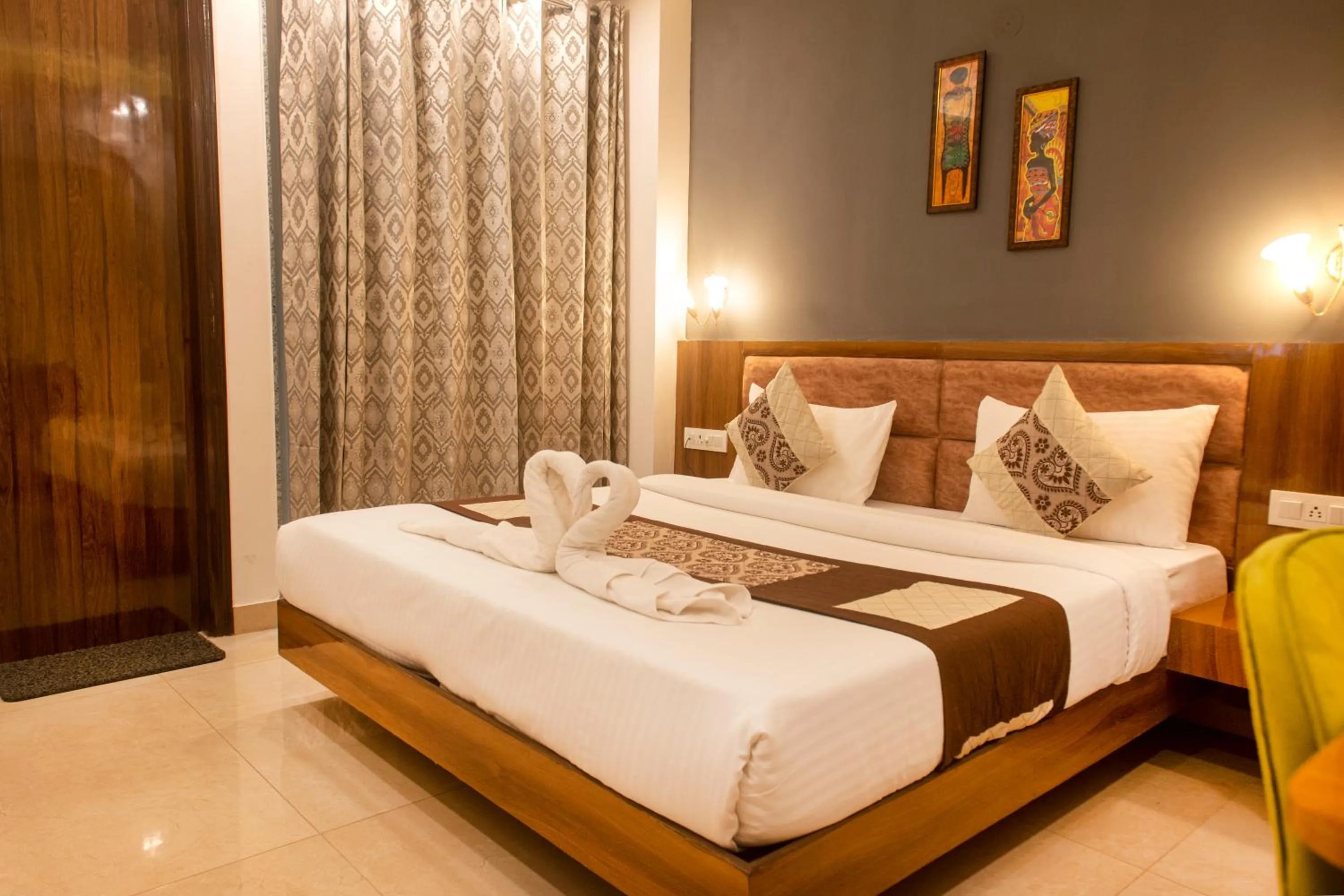 Bed in Posh Residency Artemis Hospital Road Gurgaon