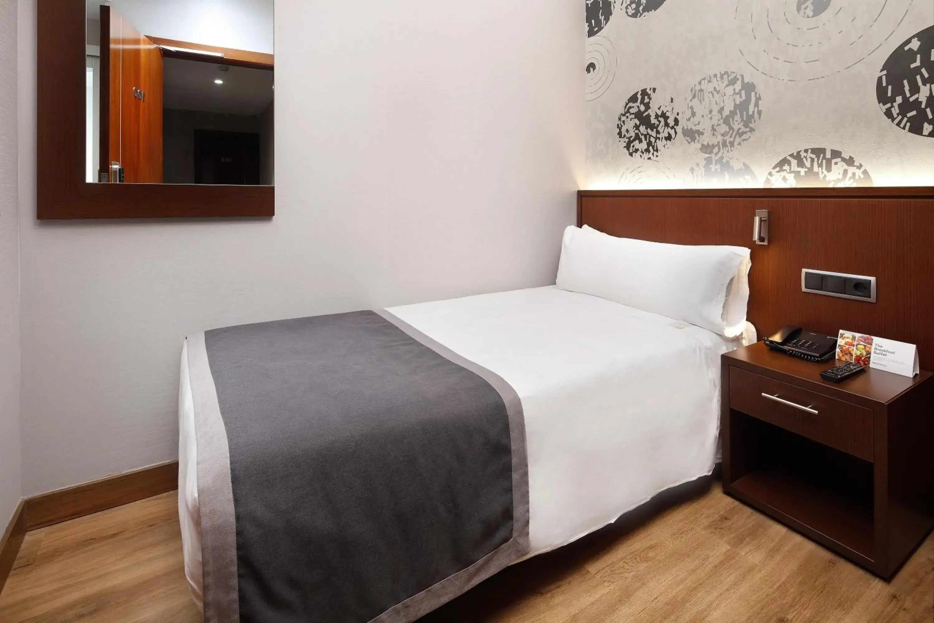 Photo of the whole room, Bed in HCC Taber Photo of the whole room, Bed in HCC Taber