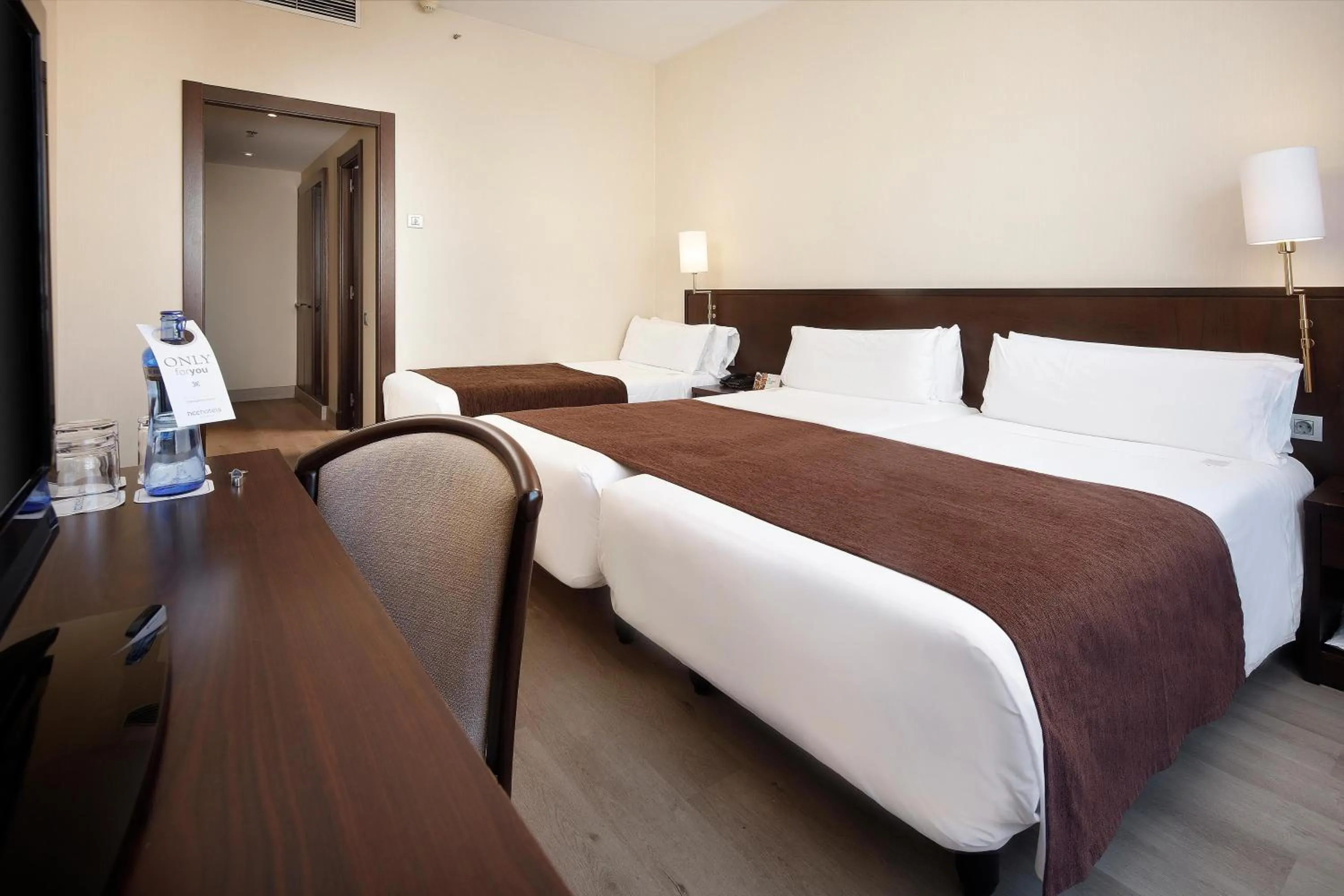 Photo of the whole room, Bed in HCC Regente