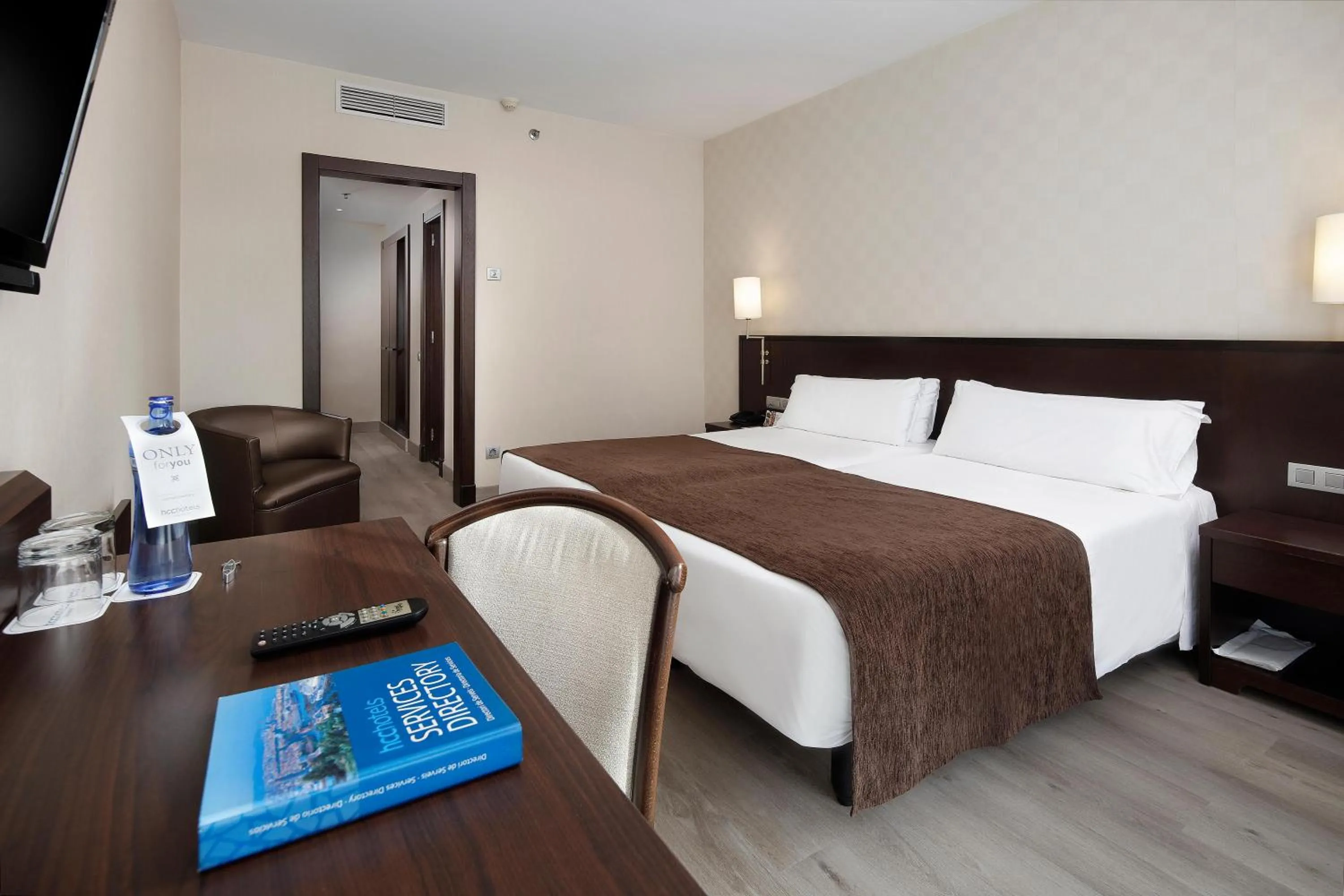 Photo of the whole room, Bed in HCC Regente