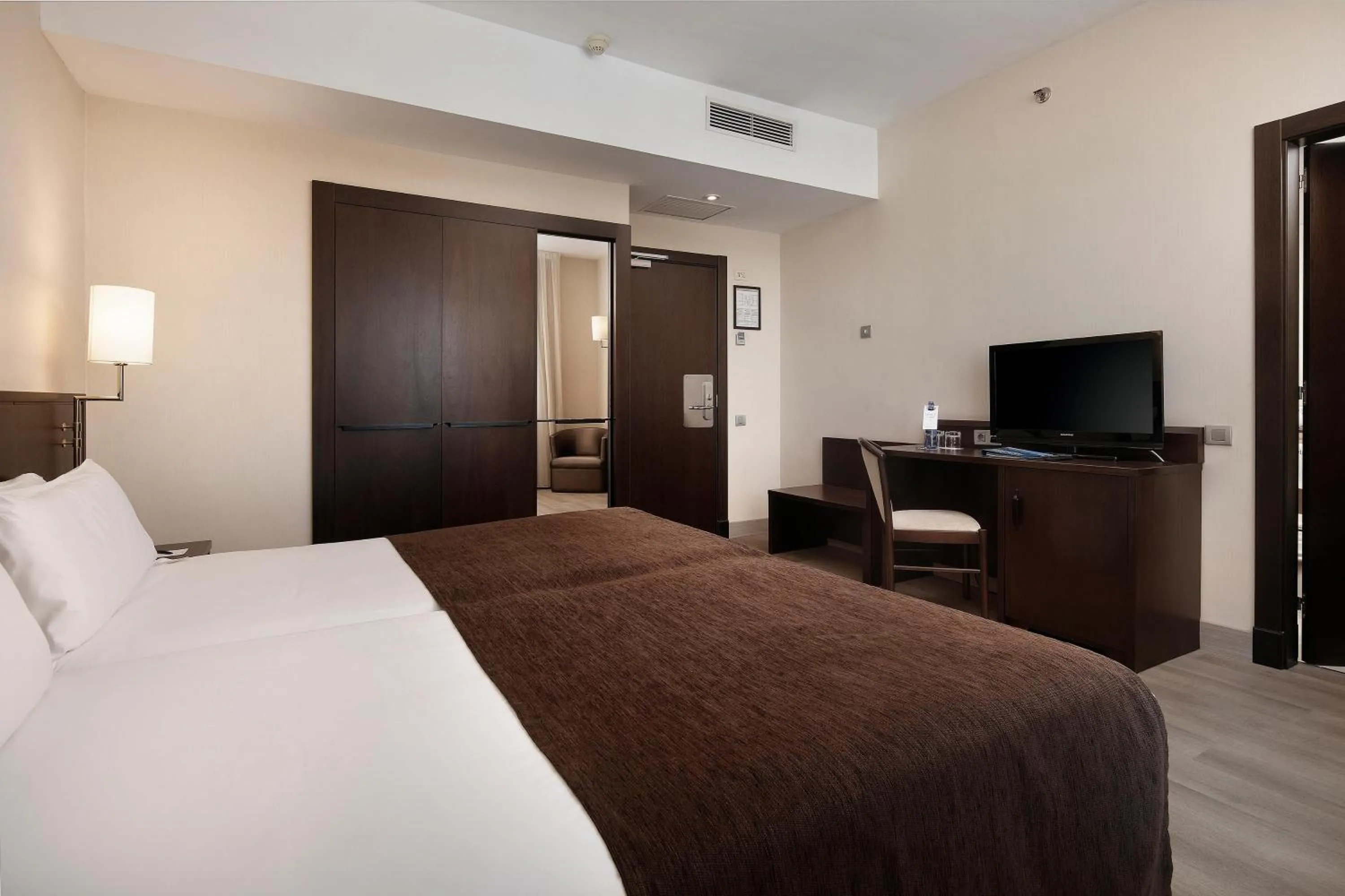 Photo of the whole room, Bed in HCC Regente