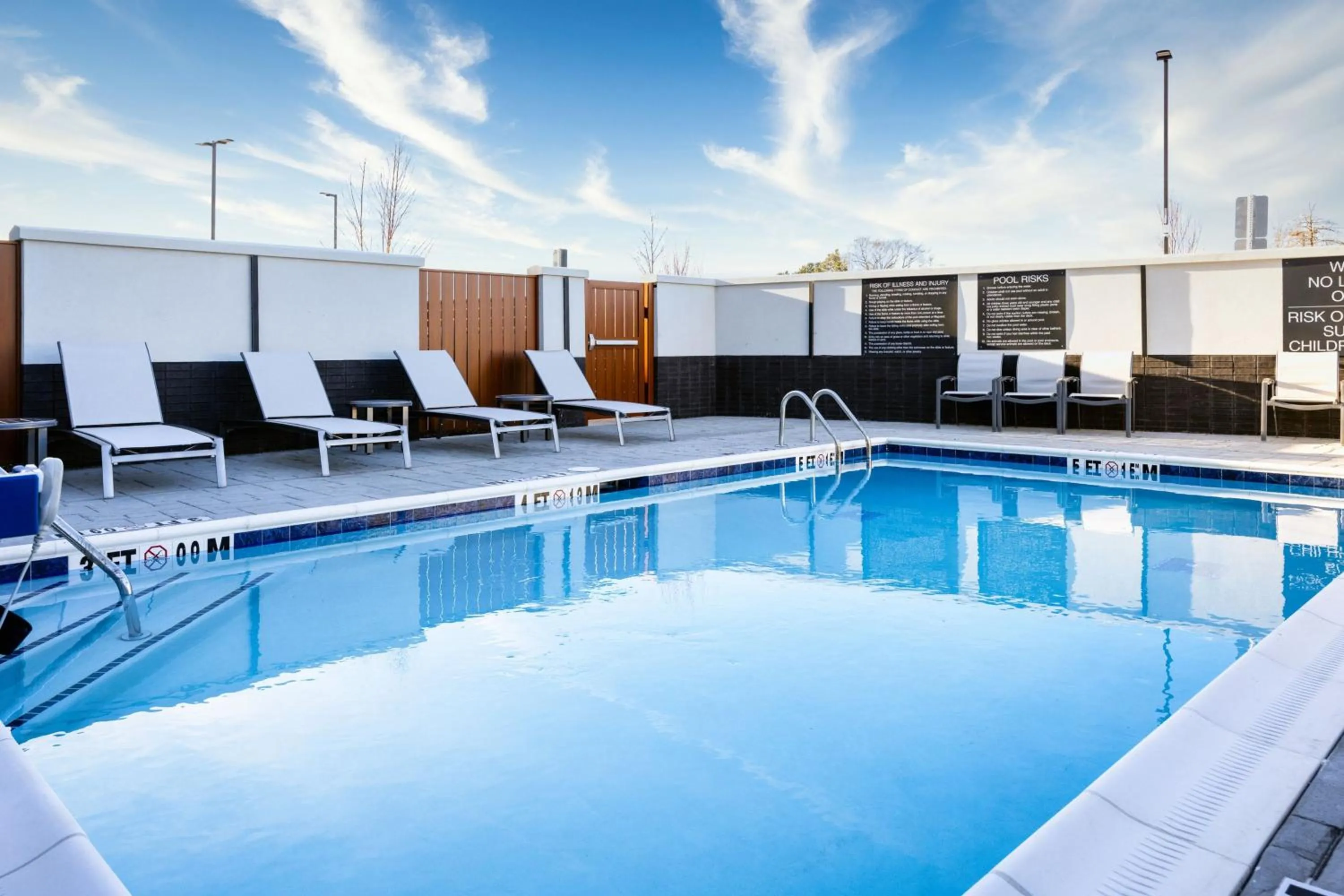 Swimming pool in Fairfield by Marriott Inn & Suites Canton Riverstone Parkway