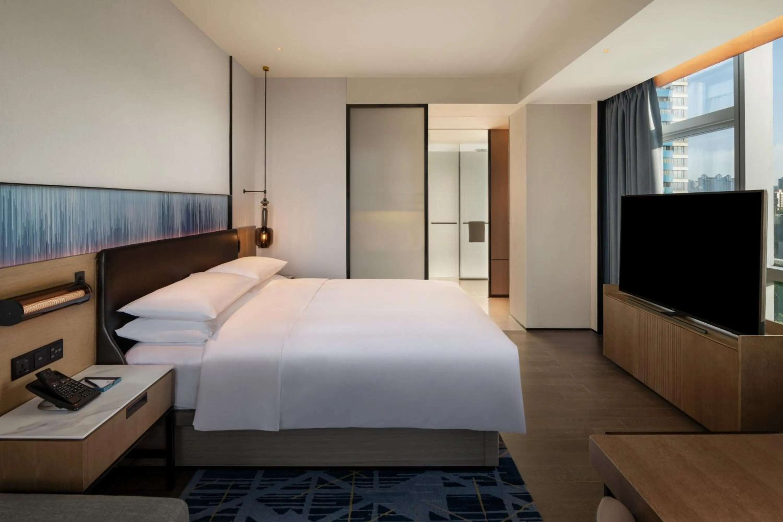 Photo of the whole room, Bed in Guangzhou Marriott Hotel Nansha