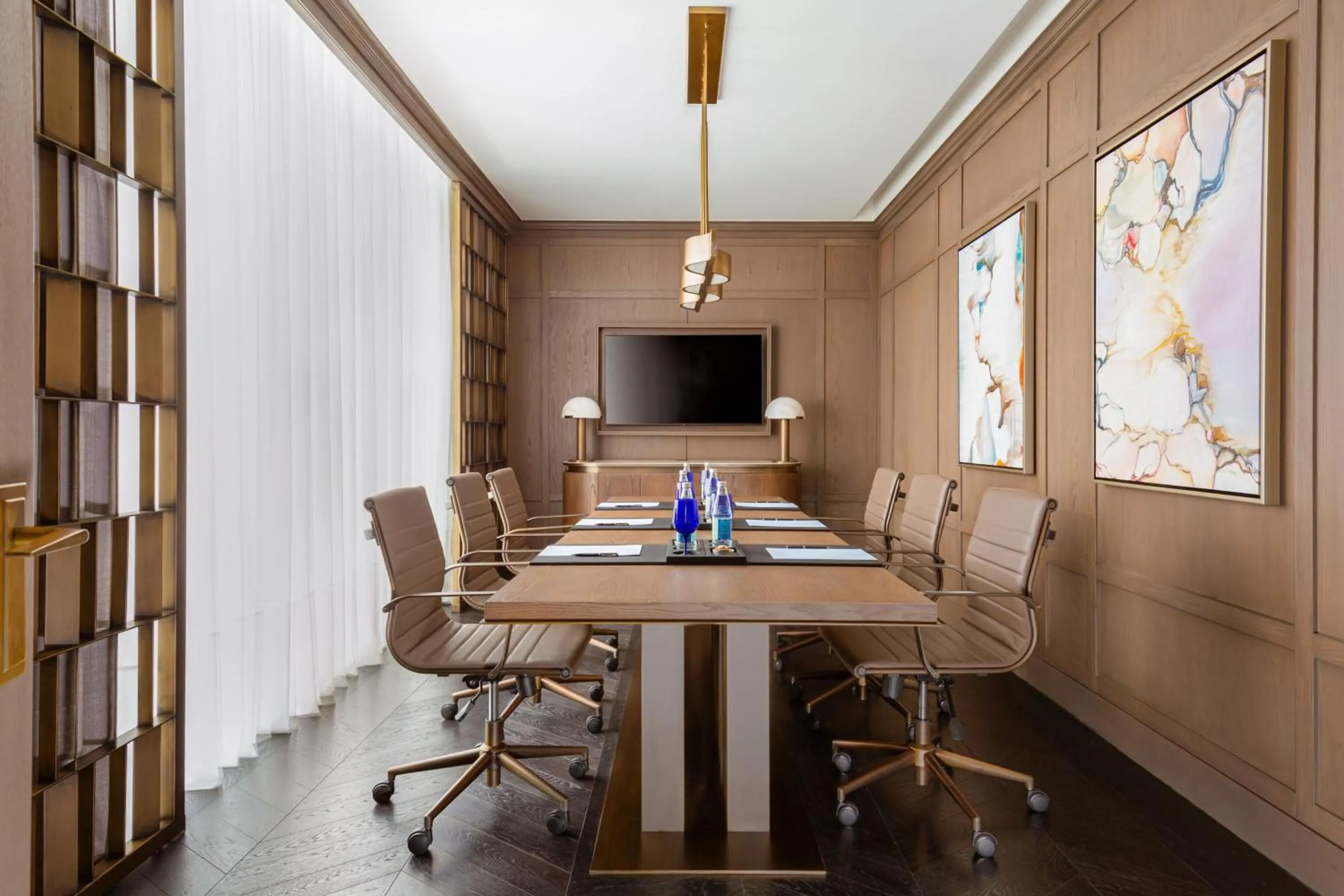 Lounge or bar in The Ritz-Carlton, Baku