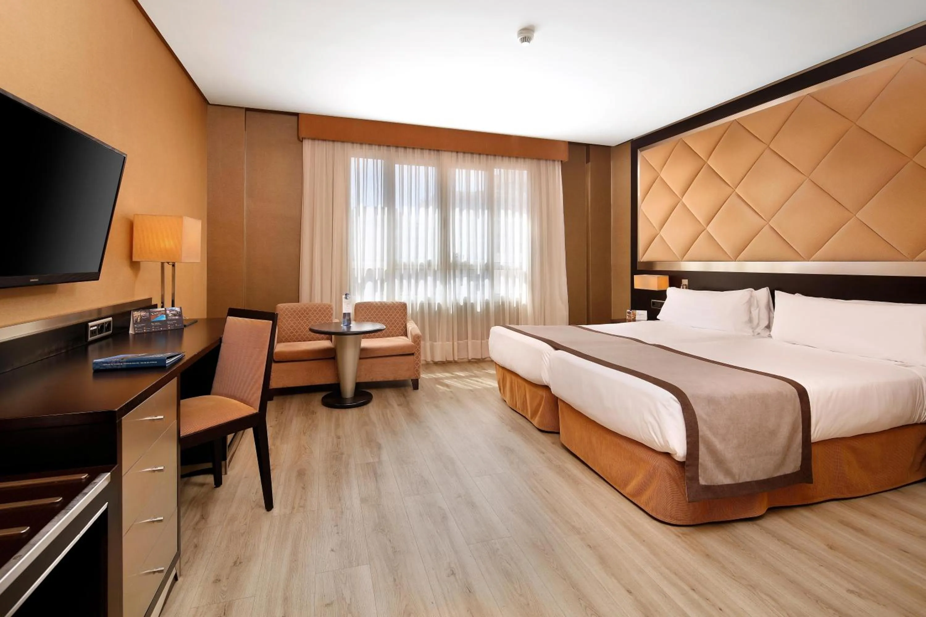 Photo of the whole room, Bed in HCC St. Moritz