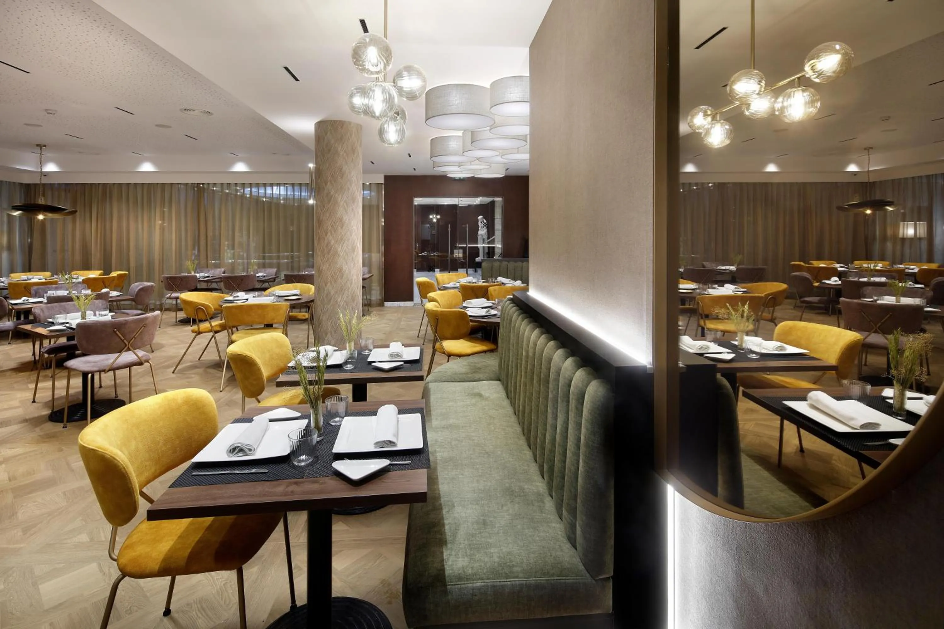 Restaurant/places to eat in HCC St. Moritz