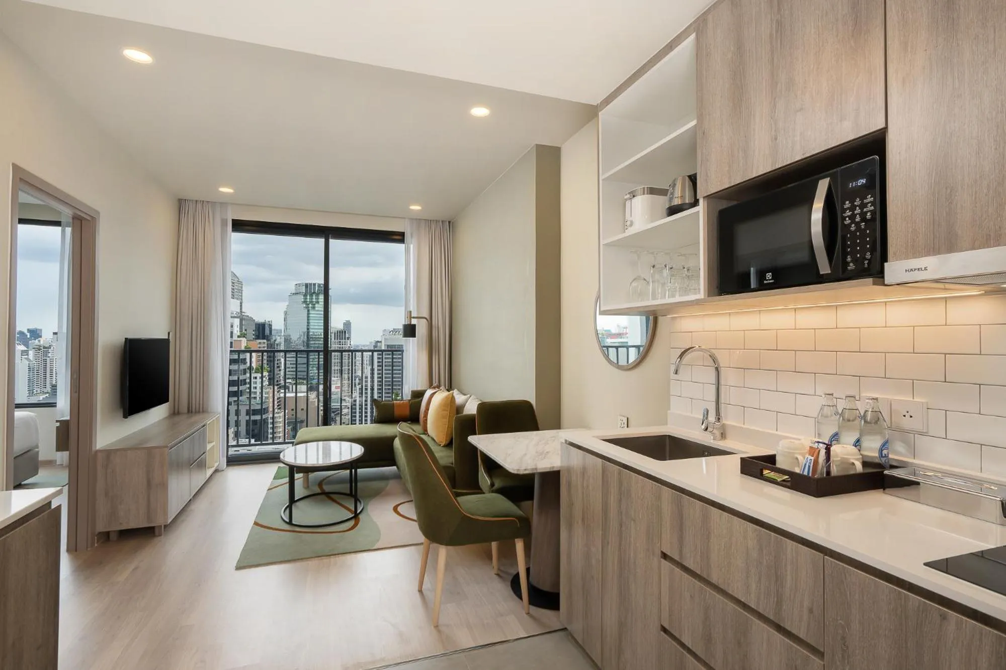 Dining area in Staybridge Suites Bangkok Sukhumvit by IHG