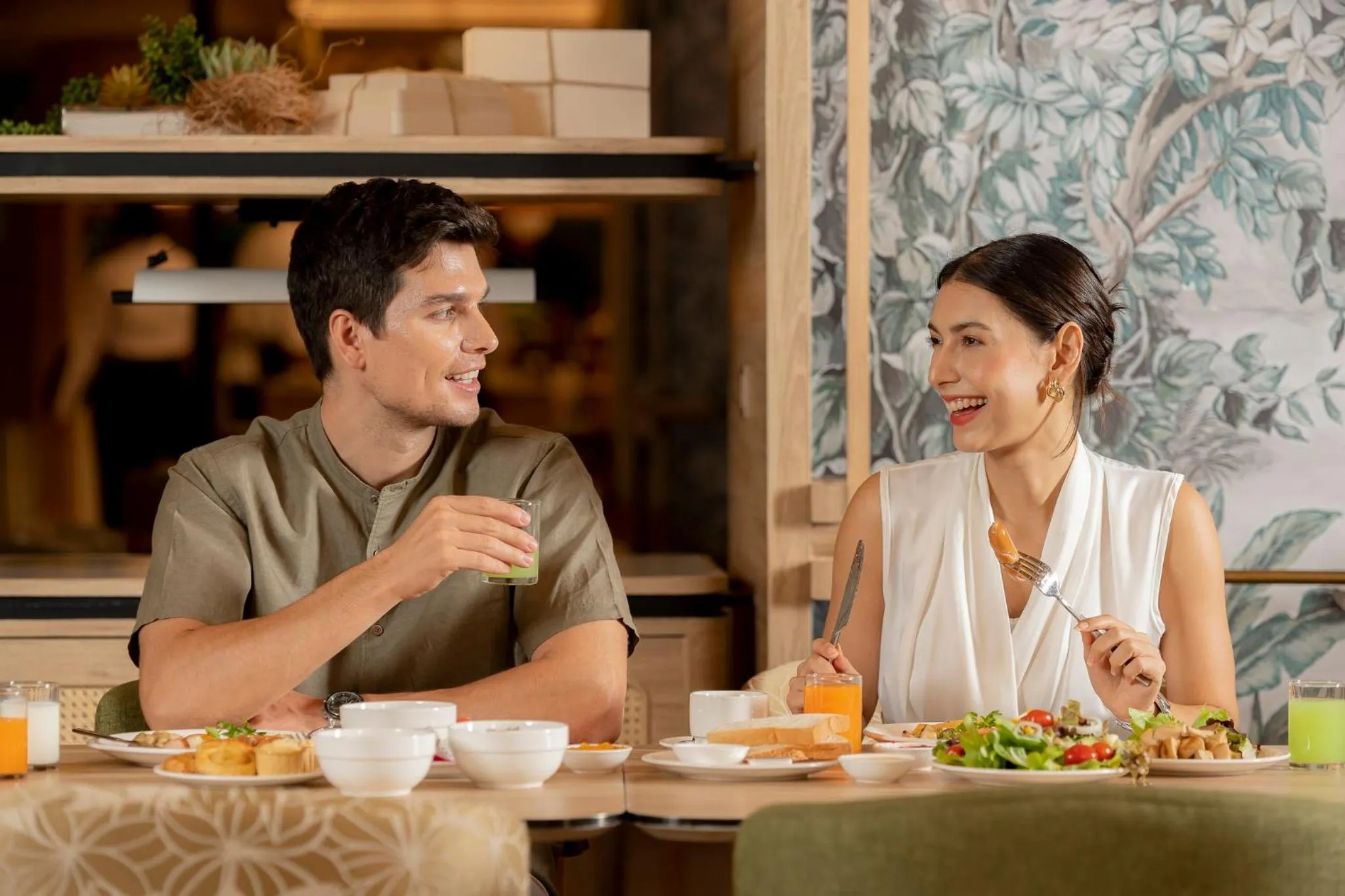 Restaurant/places to eat in Staybridge Suites Bangkok Sukhumvit by IHG