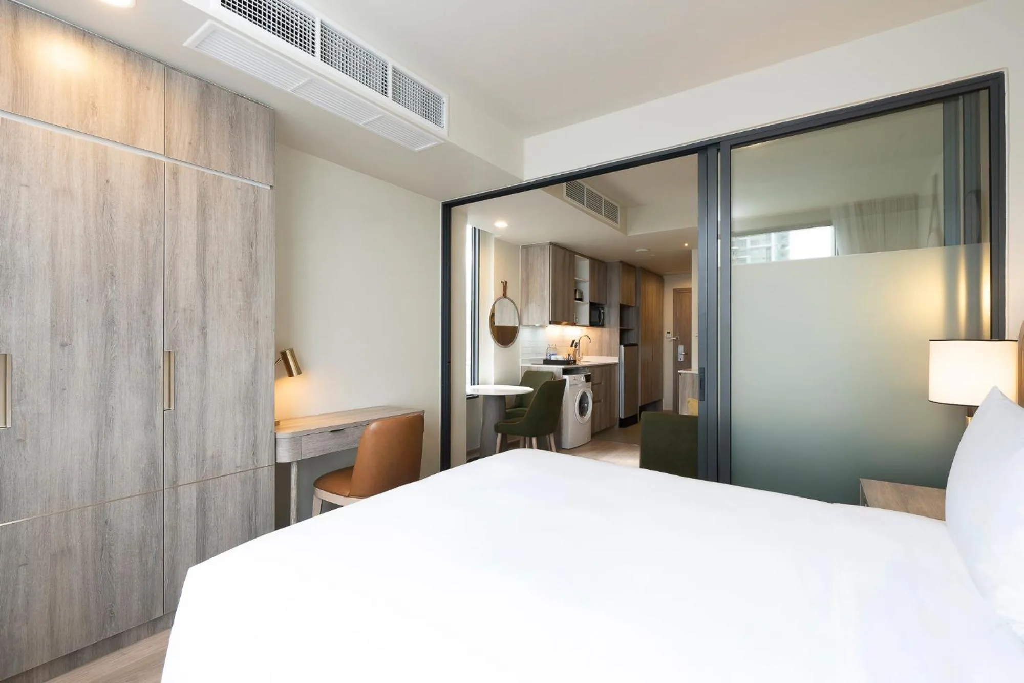 Bed in Staybridge Suites Bangkok Sukhumvit by IHG