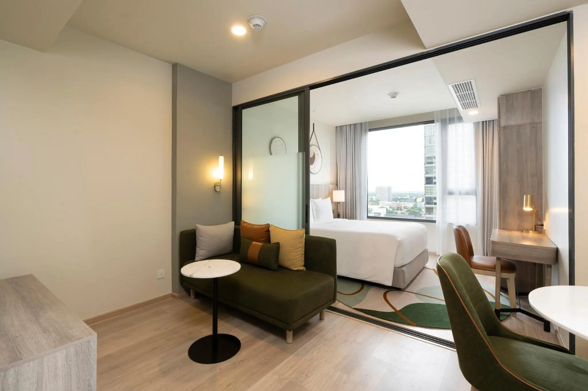 Photo of the whole room, Bed in Staybridge Suites Bangkok Sukhumvit by IHG