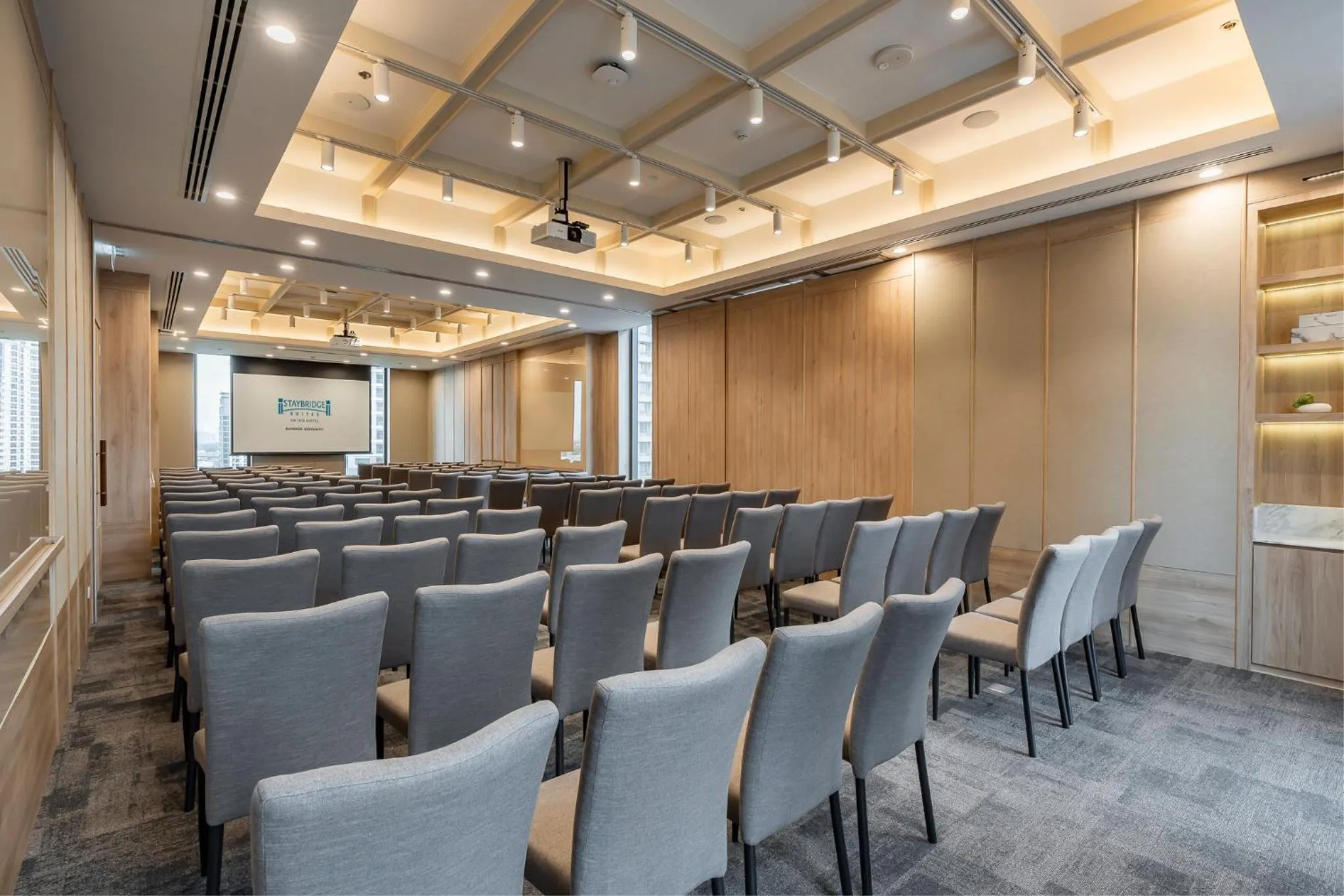 Meeting/conference room in Staybridge Suites Bangkok Sukhumvit by IHG