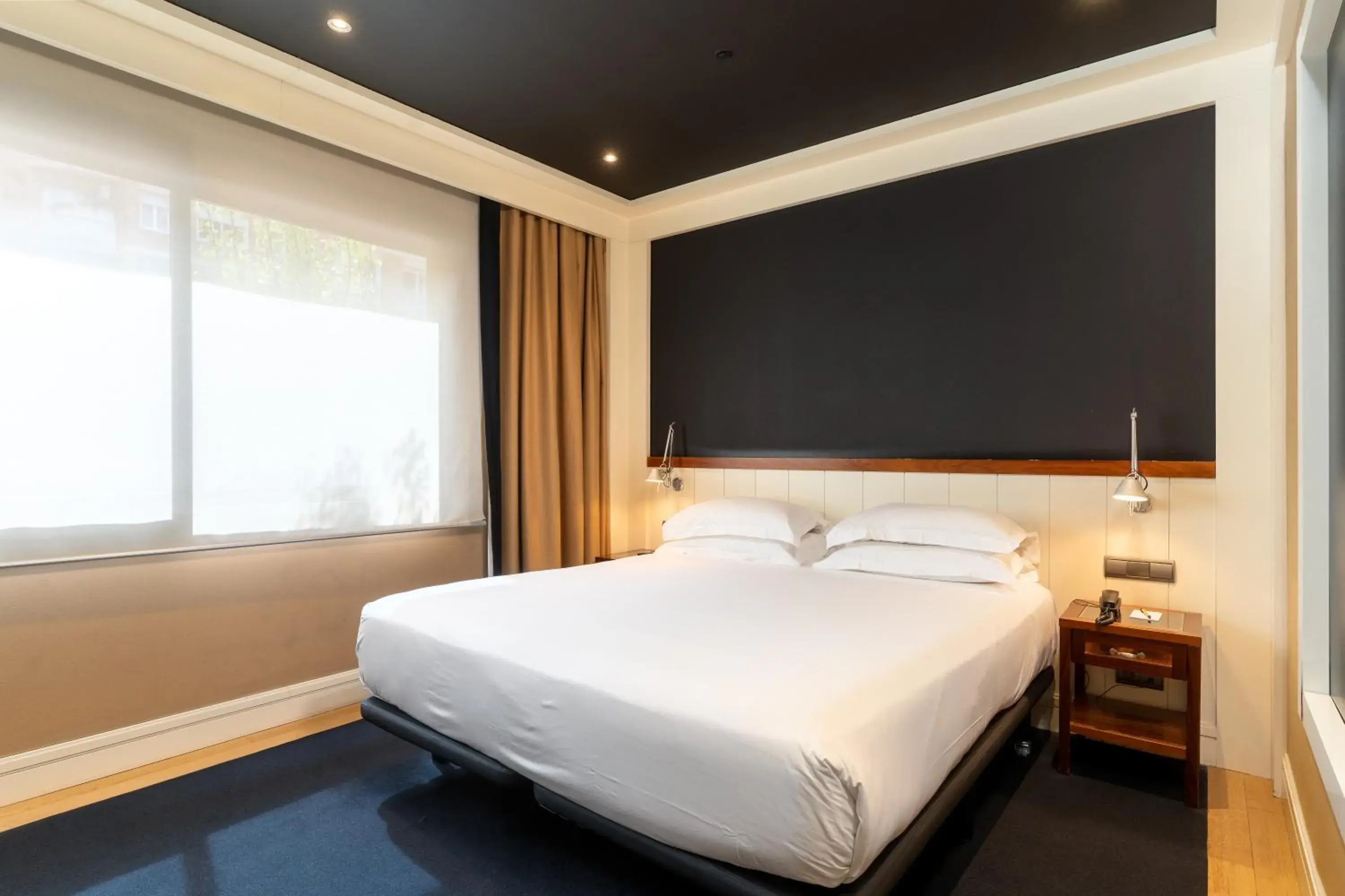 Photo of the whole room, Bed in U232 Hotel Photo of the whole room, Bed in U232 Hotel