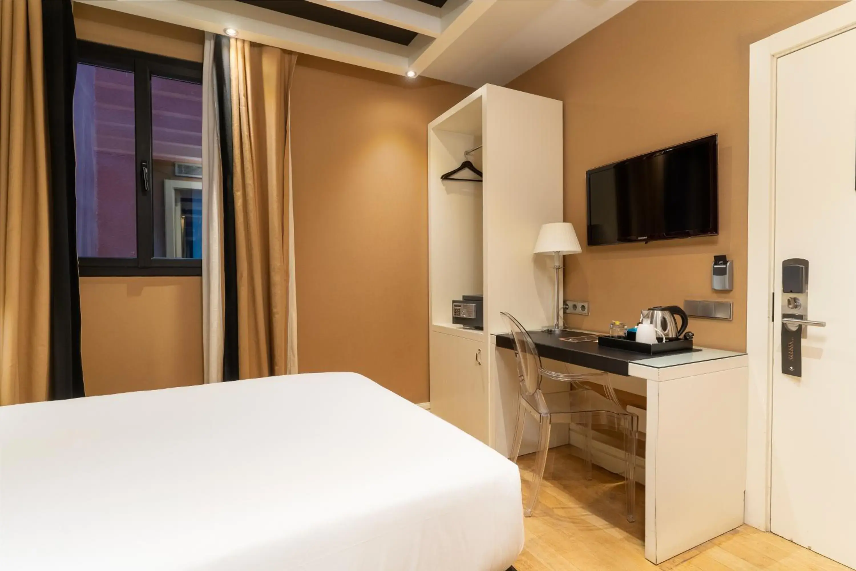 Photo of the whole room, Bed in U232 Hotel Photo of the whole room, Bed in U232 Hotel