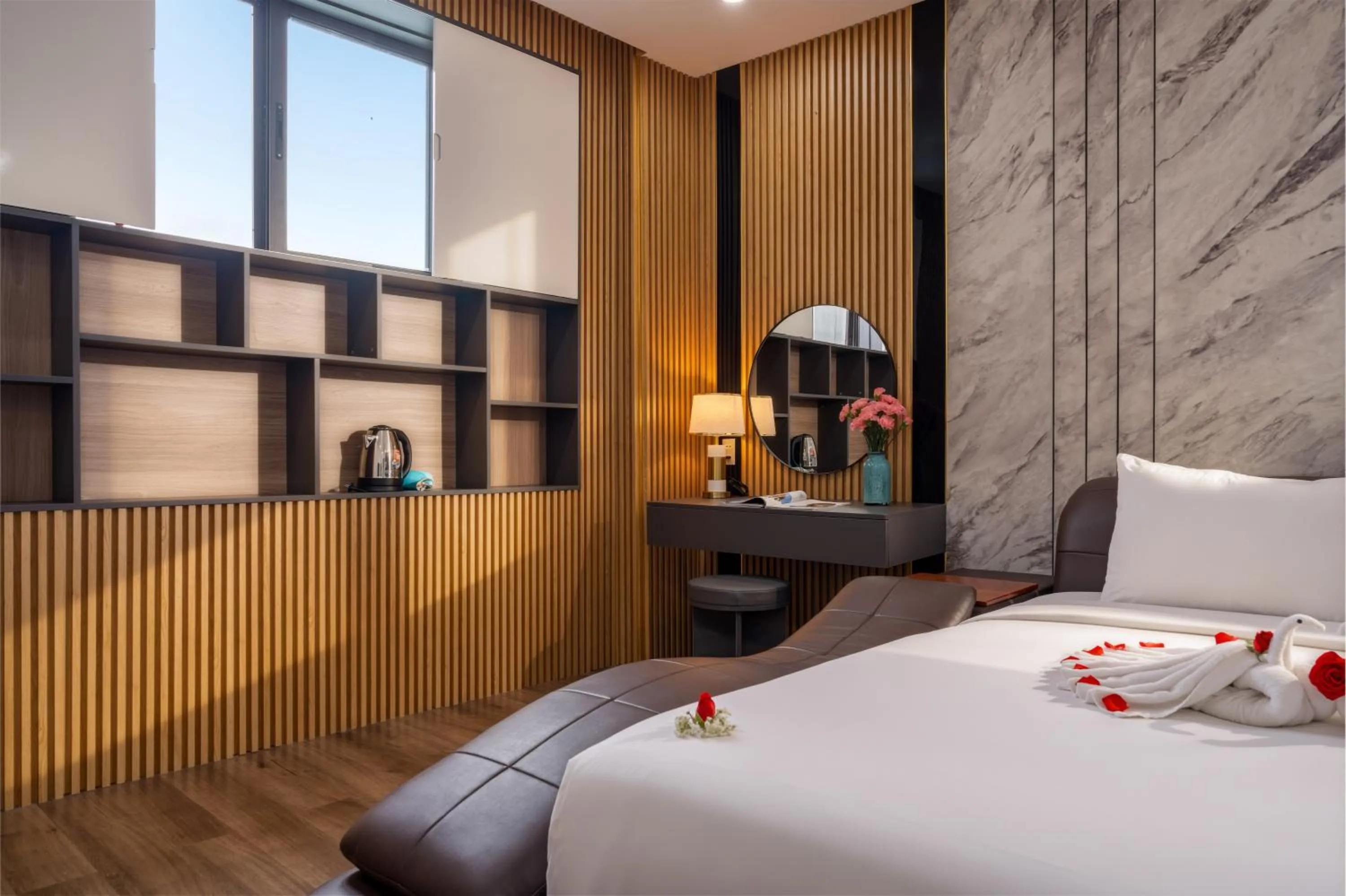 Bedroom, Bed in KLY Hotel