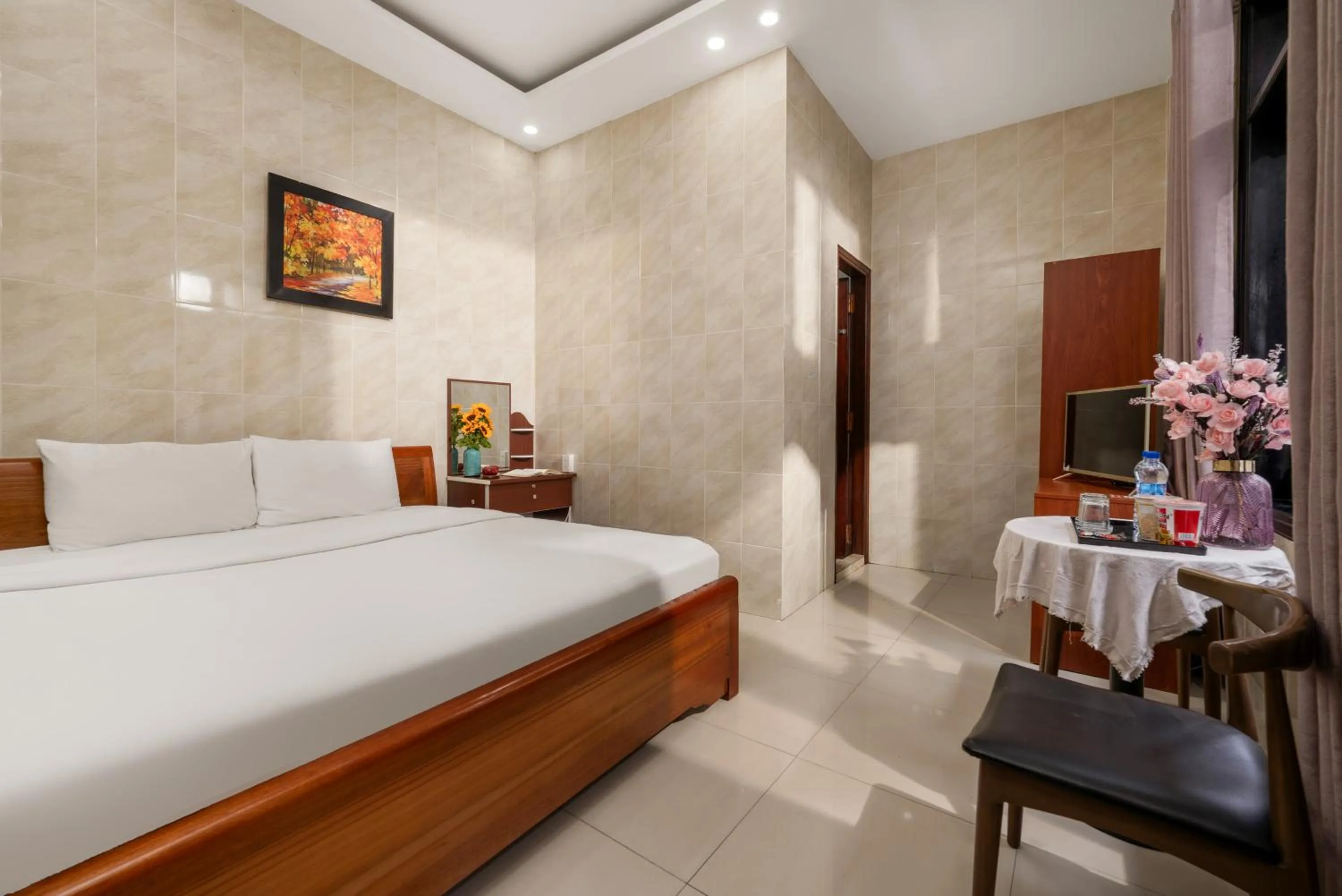 Bedroom, Bed in KLY Hotel