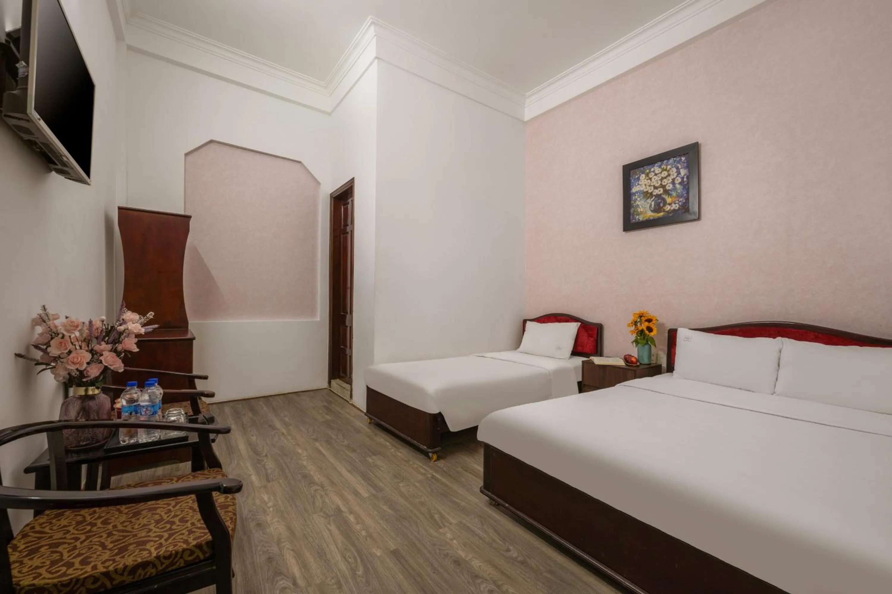 Bedroom, Bed in KLY Hotel