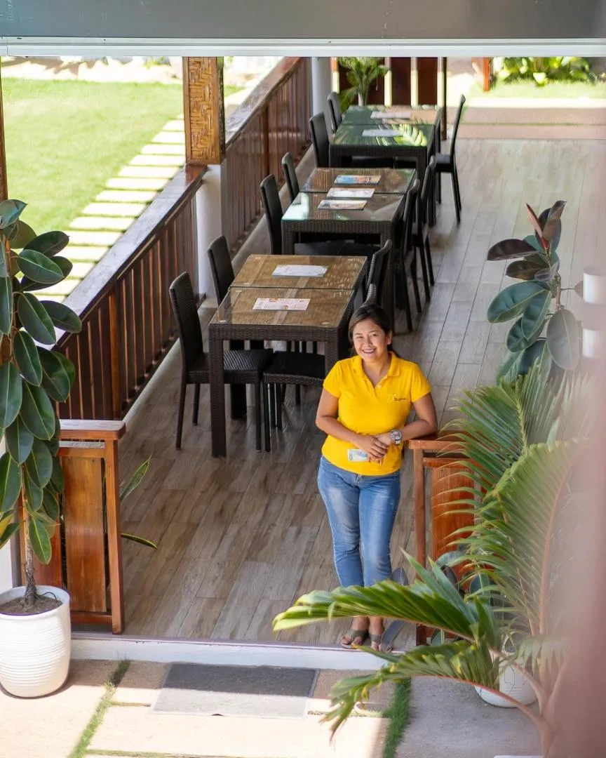 Restaurant/places to eat in Yellow Mango Resort Bohol