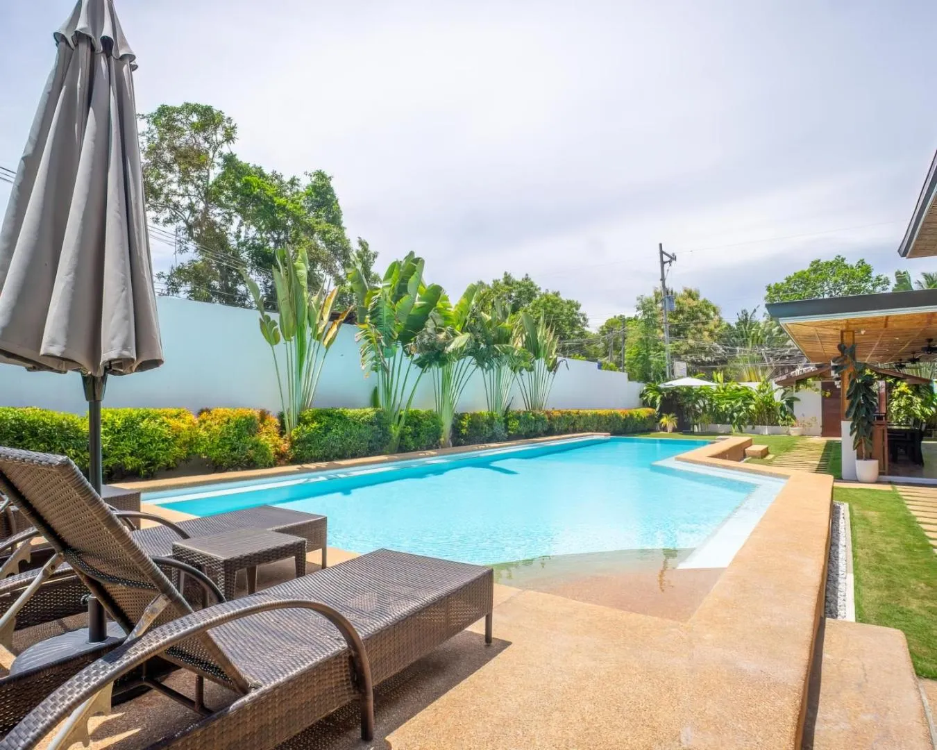 Day in Yellow Mango Resort Bohol