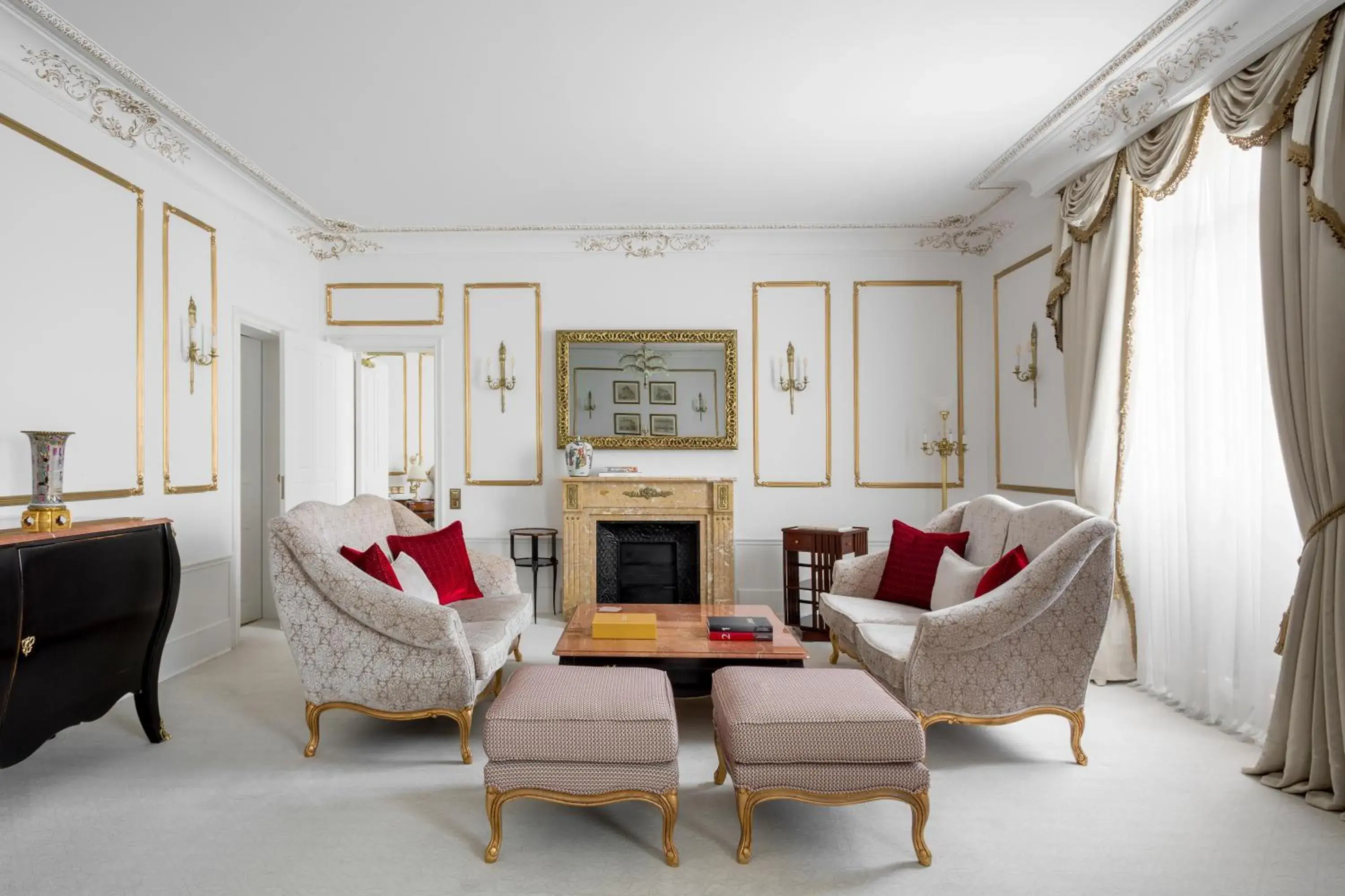 Photo of the whole room in Hotel El Palace Barcelona Photo of the whole room in Hotel El Palace Barcelona