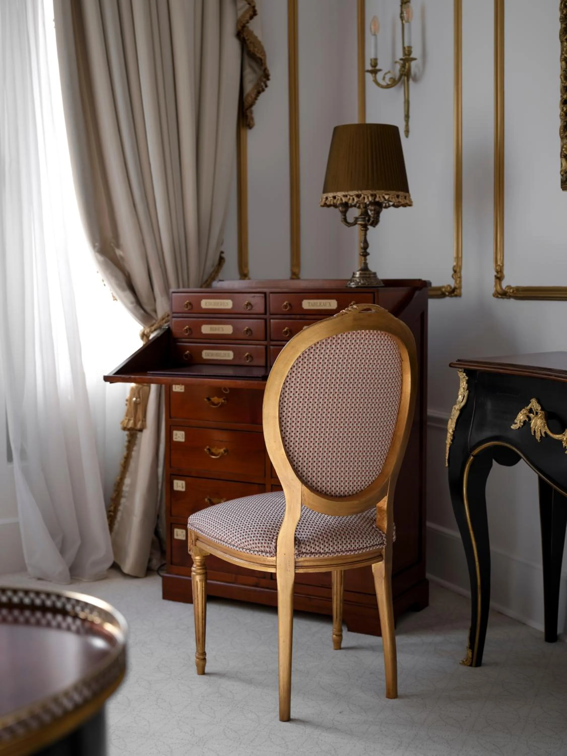 Decorative detail in Hotel El Palace Barcelona