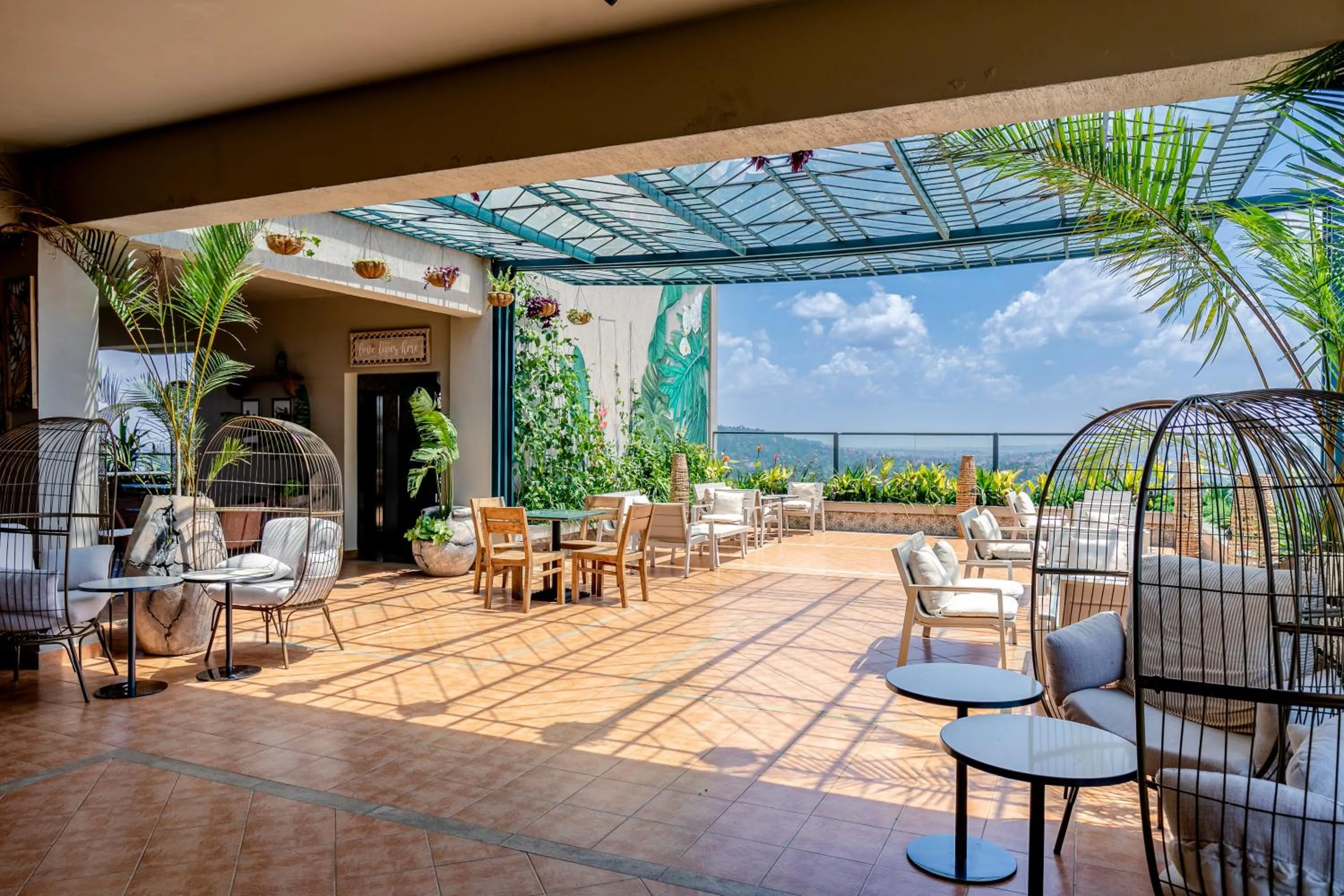 Lounge or bar in Zara Garden Hotel and Apartments