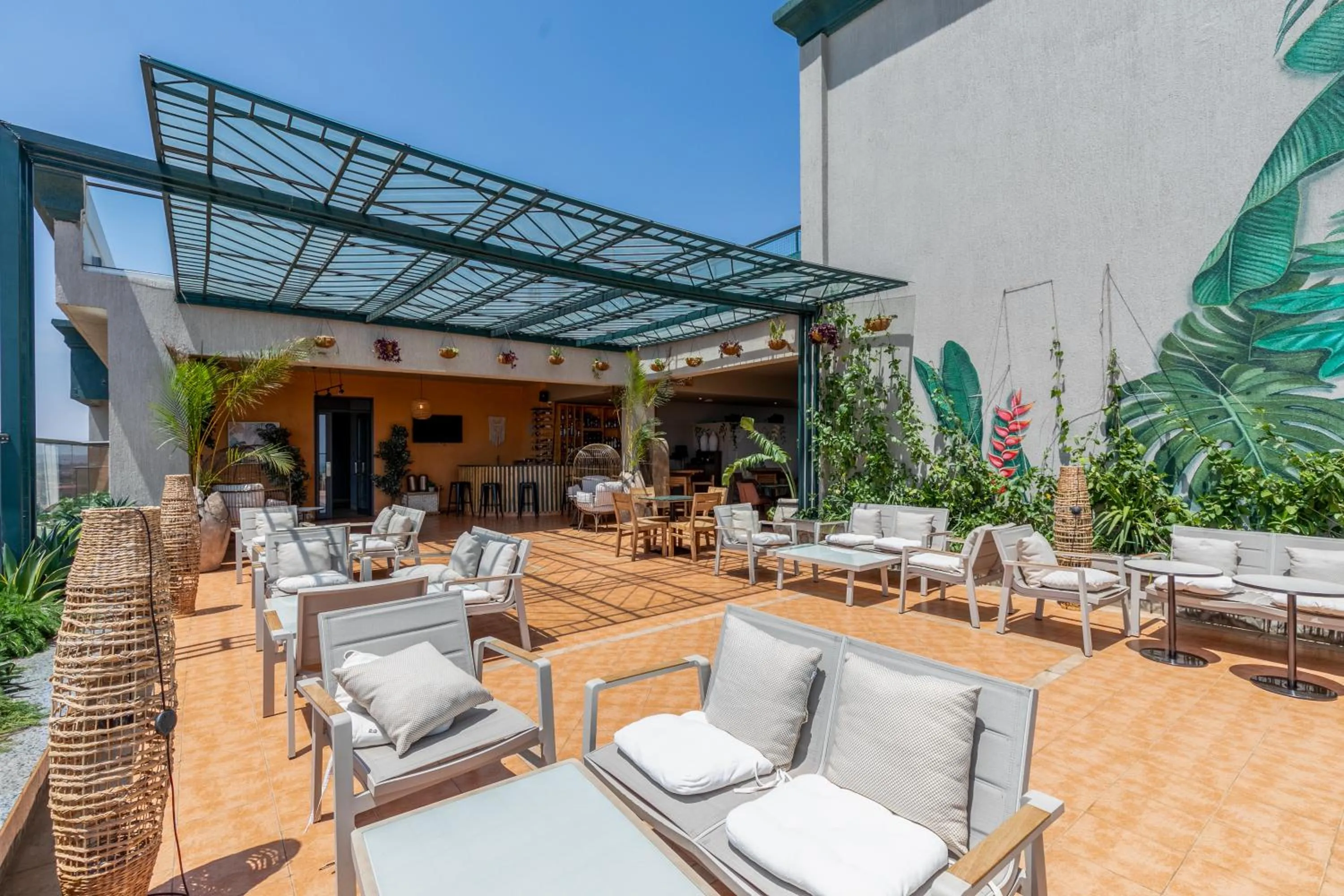 Lounge or bar in Zara Garden Hotel and Apartments