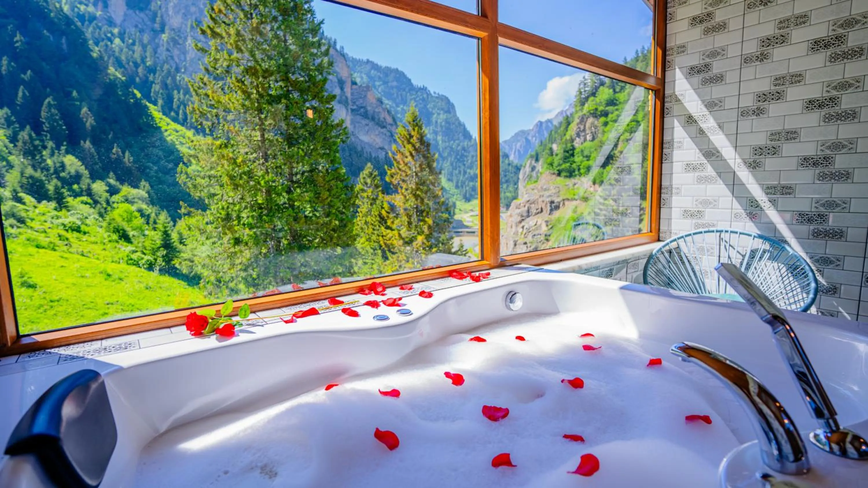 King Suite with Spa Bath in PAZARCIK MOUNTAIN HOTEL