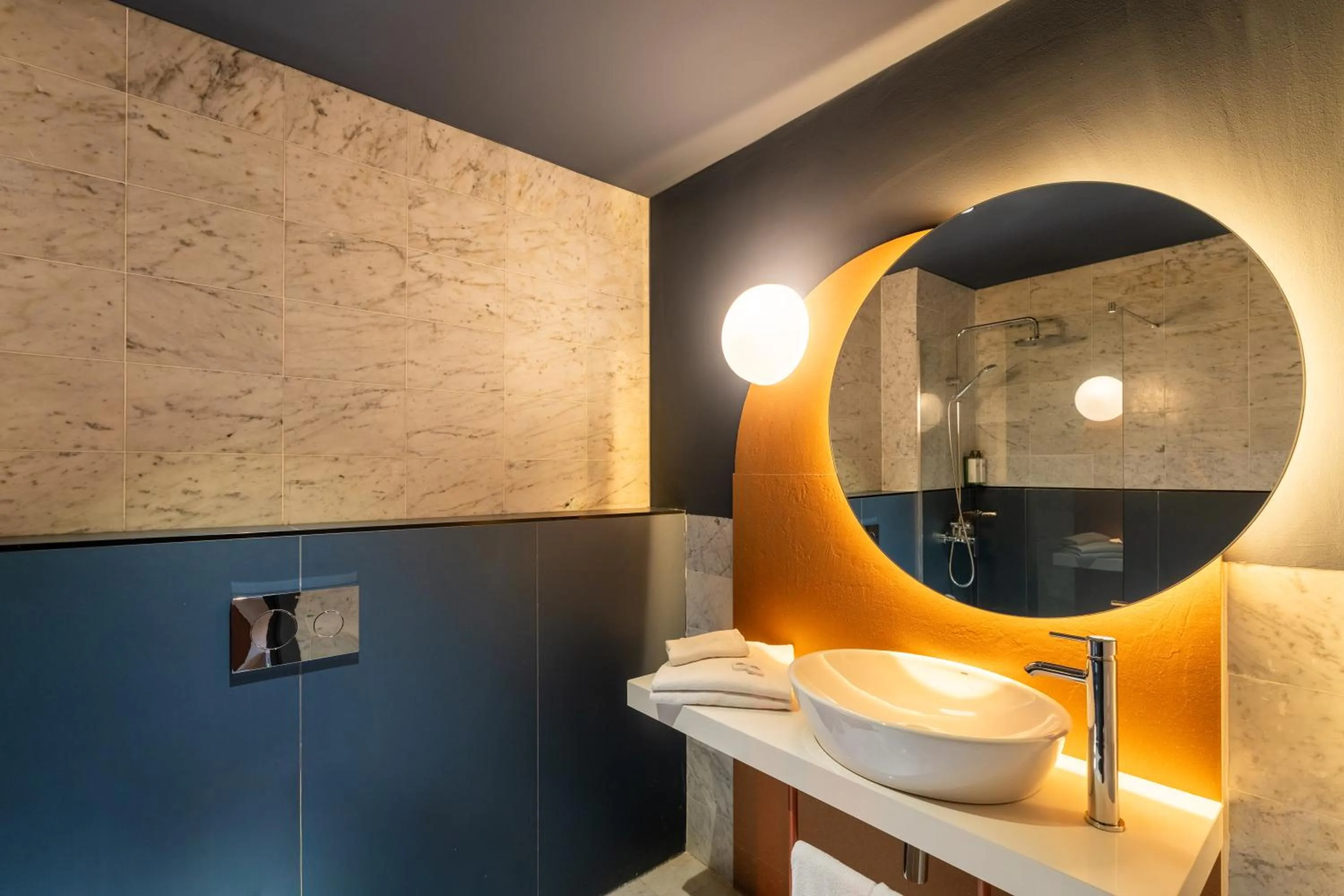 Bathroom in Onix Fira