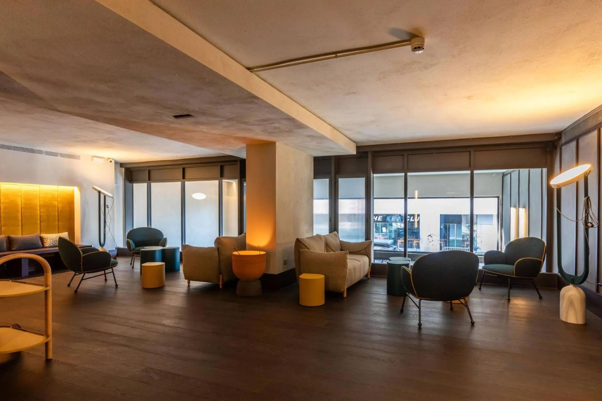 Seating area in Onix Fira