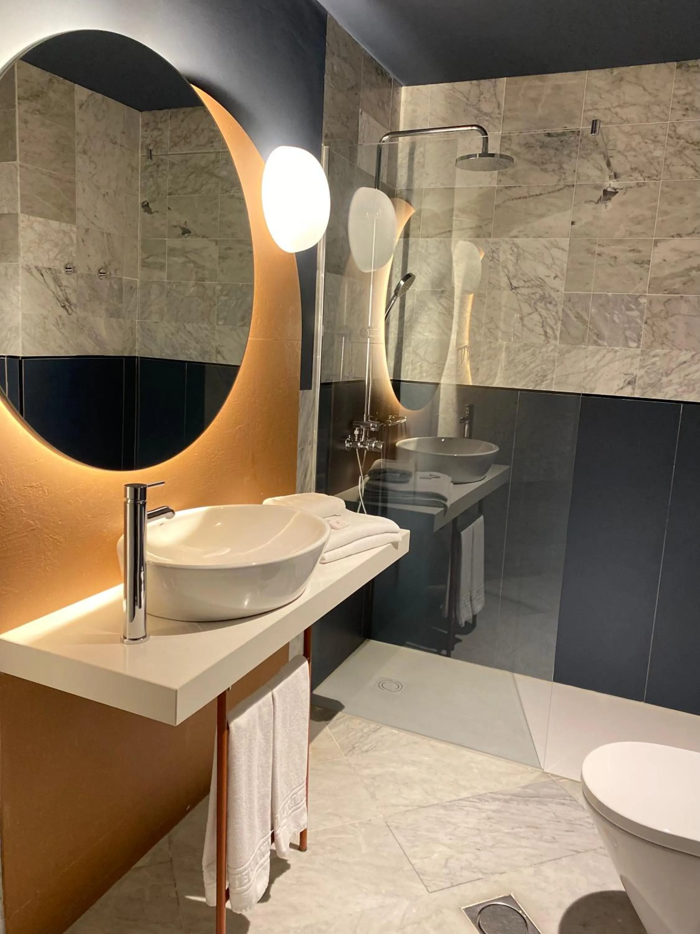 Bathroom in Onix Fira