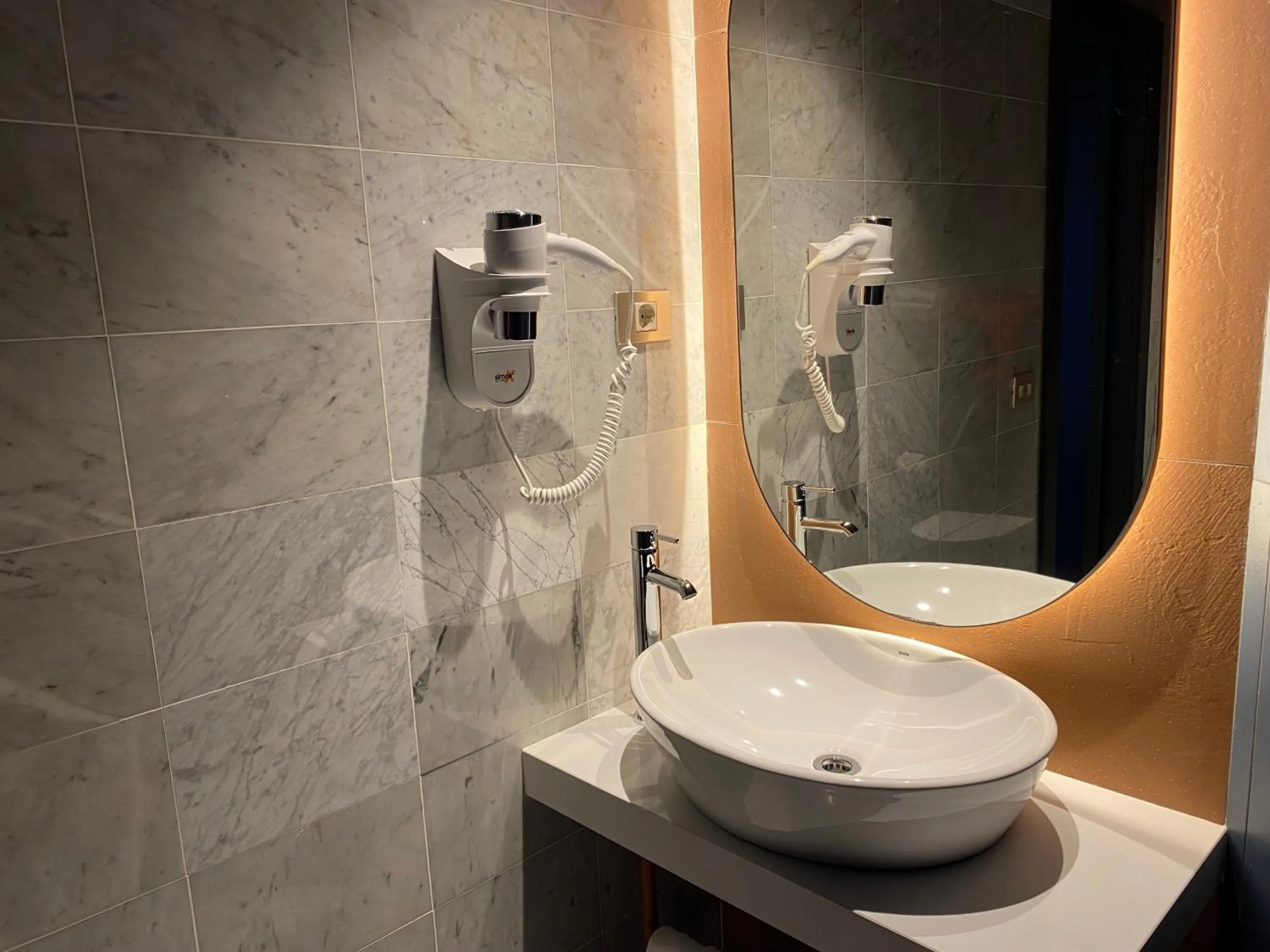 Bathroom in Onix Fira