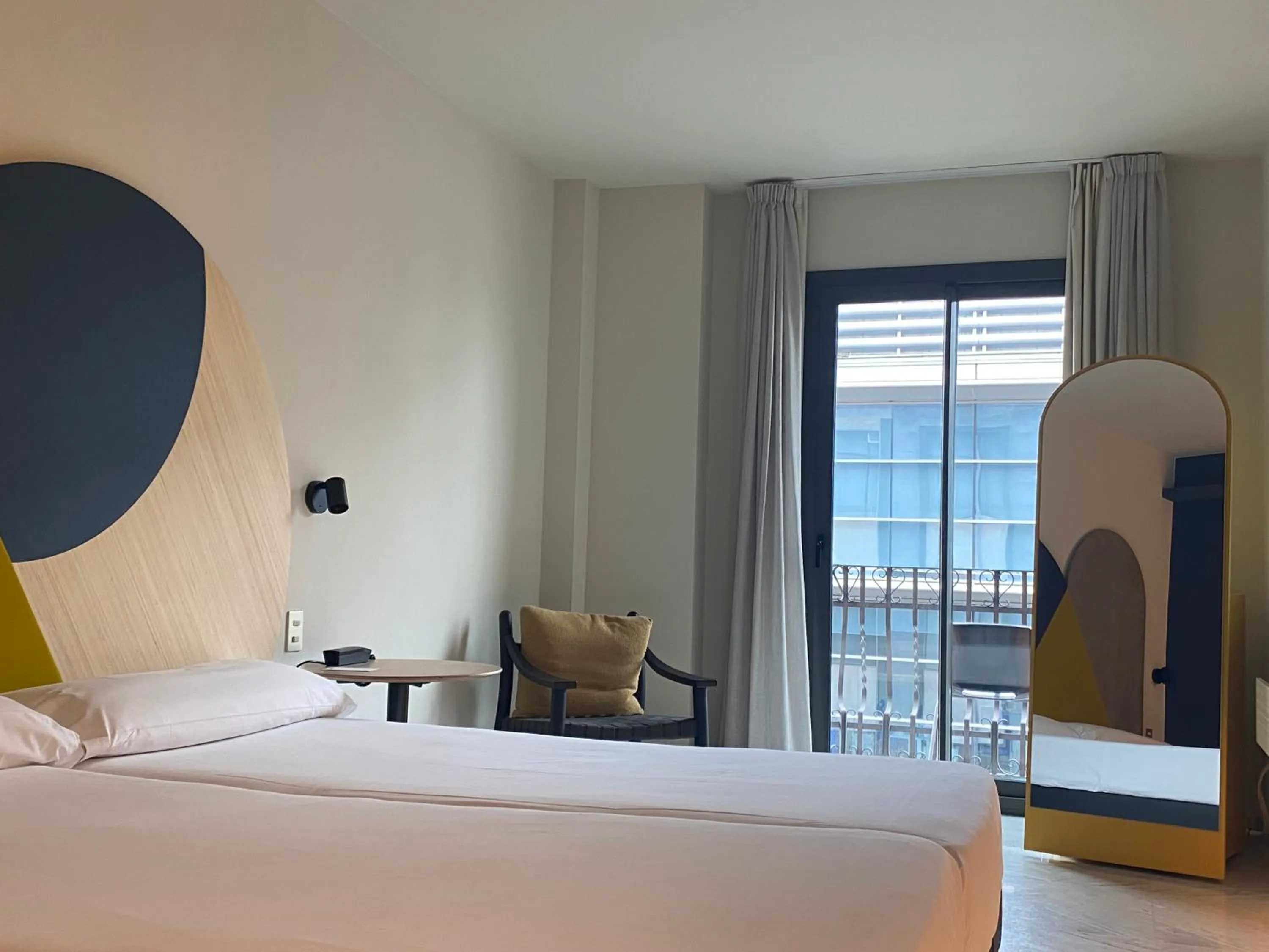 Photo of the whole room, Bed in Onix Fira