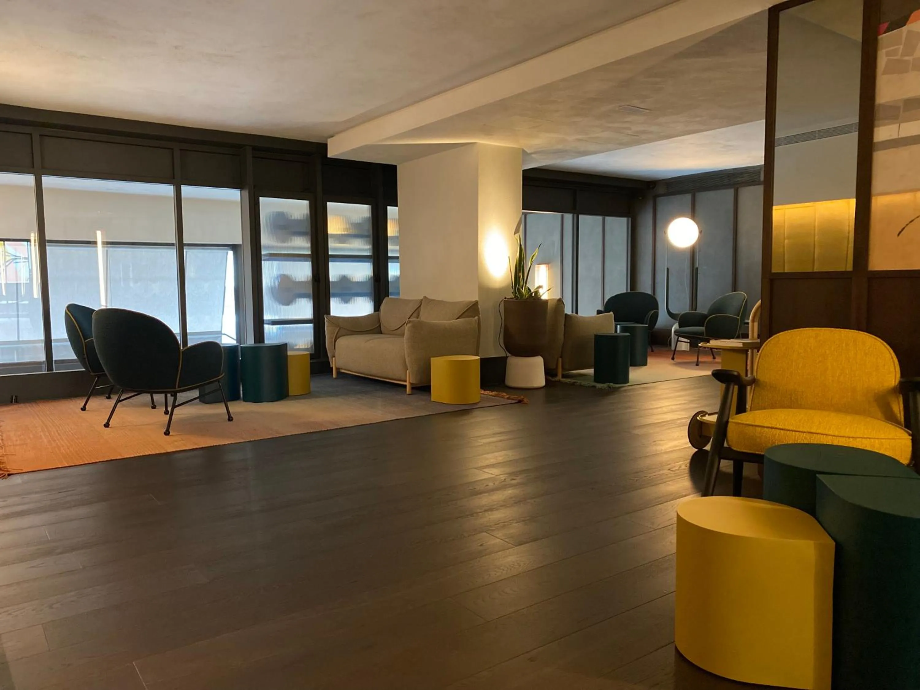 Seating area in Onix Fira