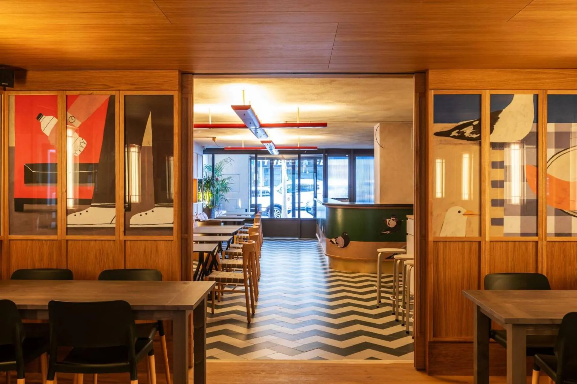 Dining area in Onix Fira