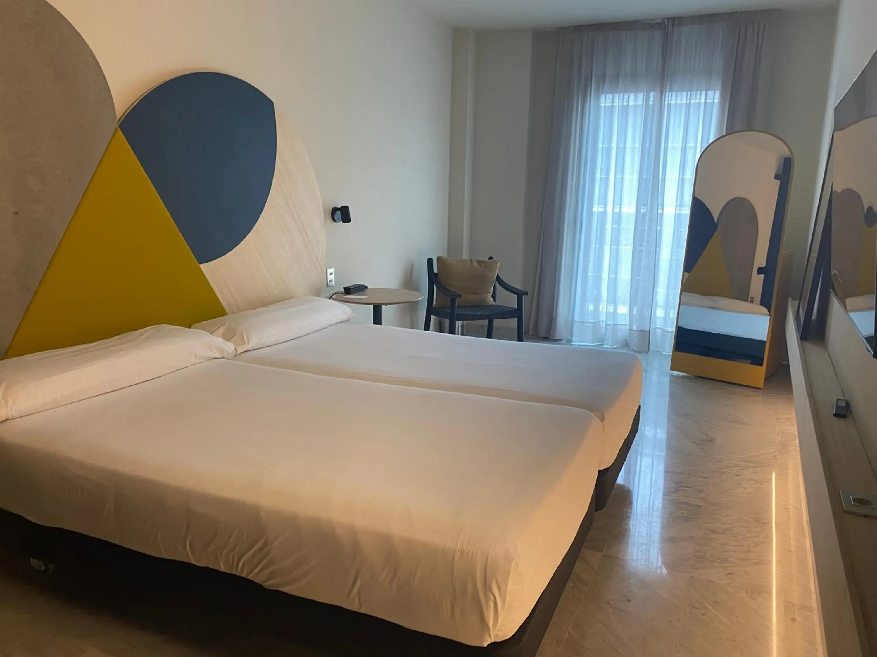 Bed in Onix Fira Bed in Onix Fira