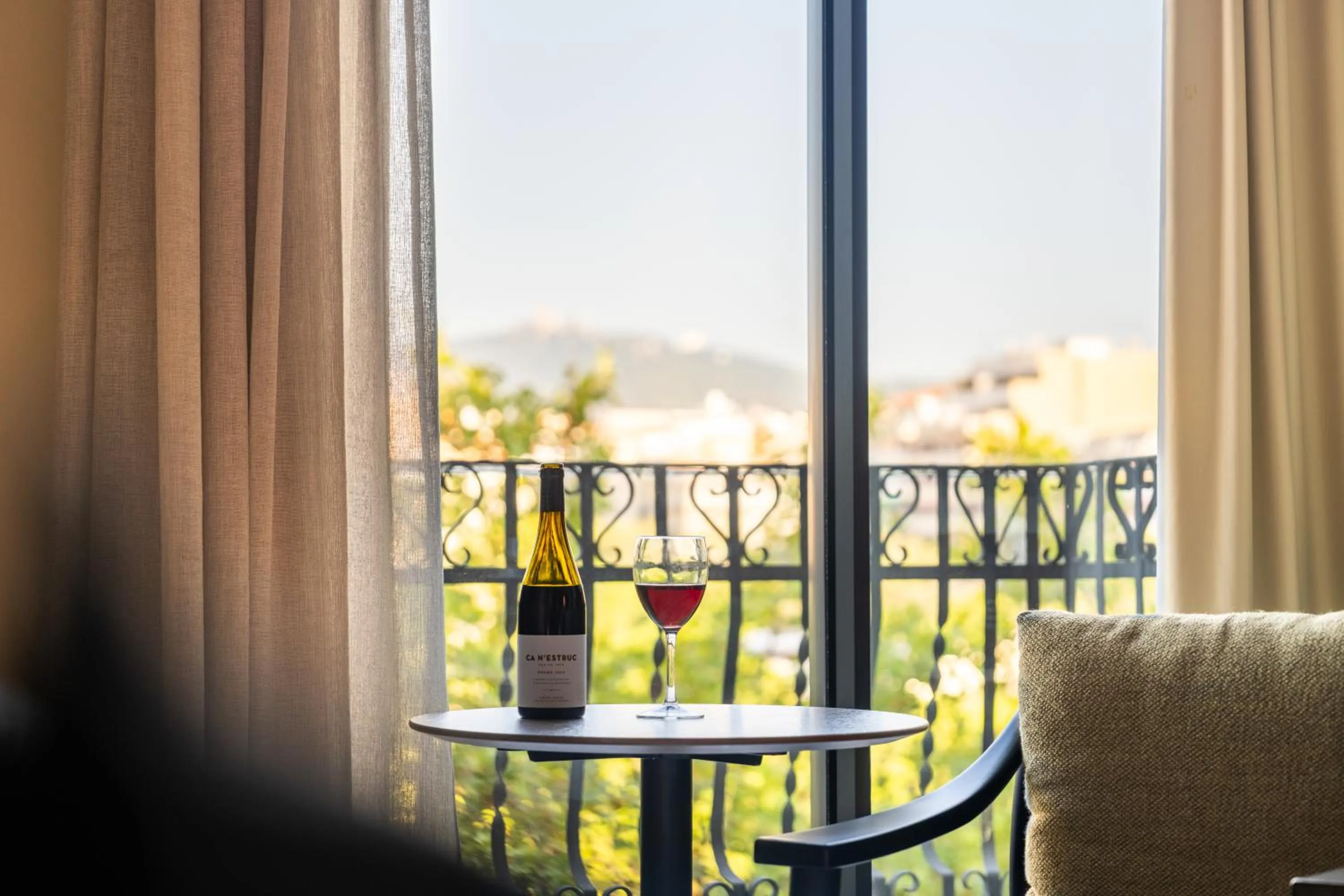 Garden view in Onix Fira