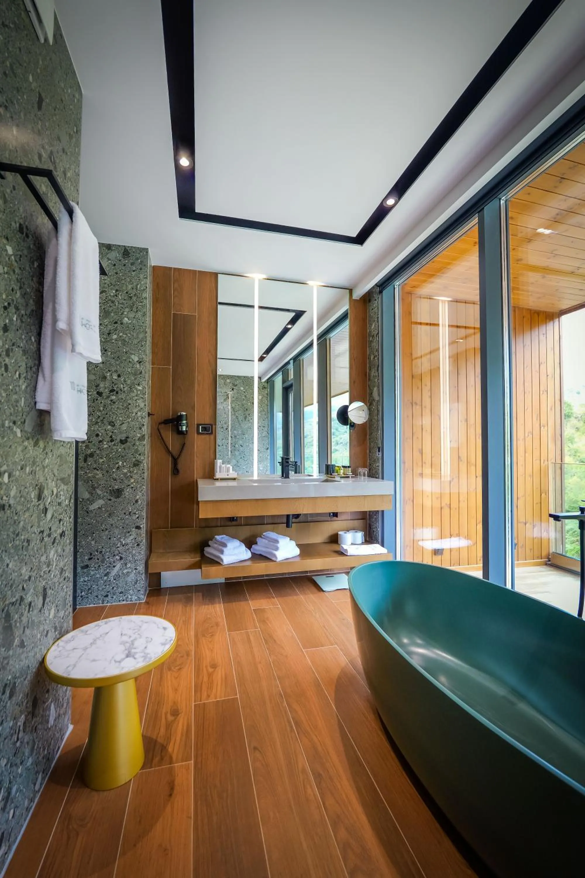 Hot Tub in Hotel Uji Ftohte Tepelene