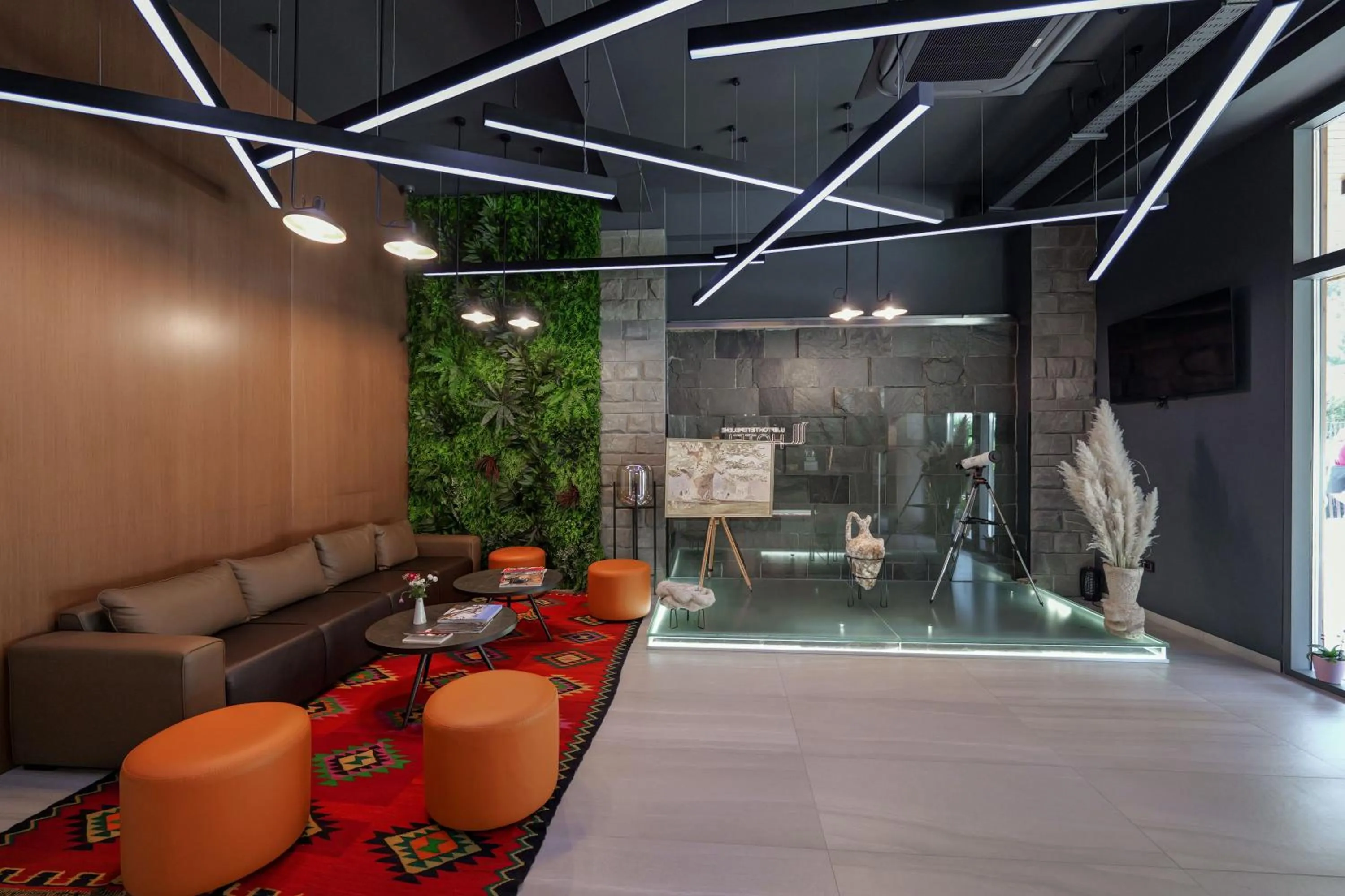 Seating area in Hotel Uji Ftohte Tepelene