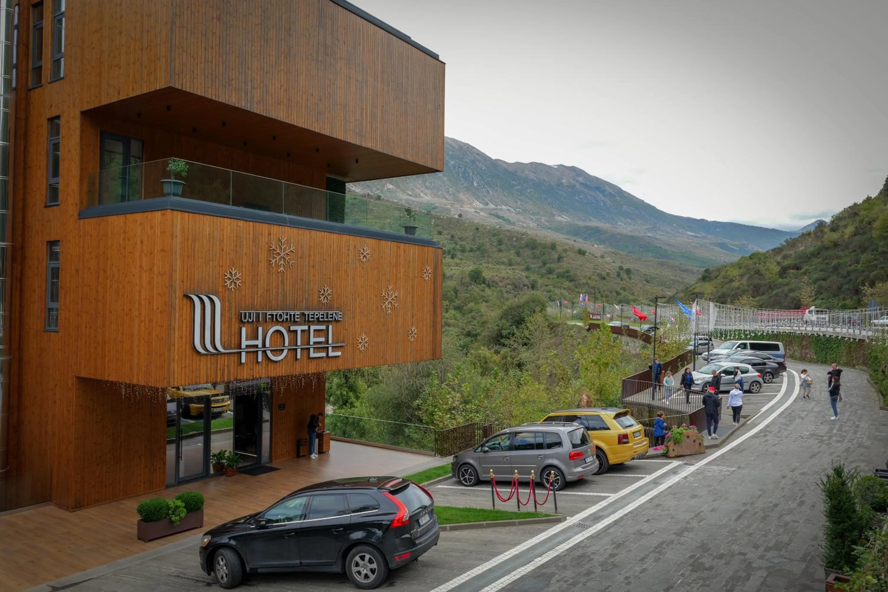 Property building in Hotel Uji Ftohte Tepelene