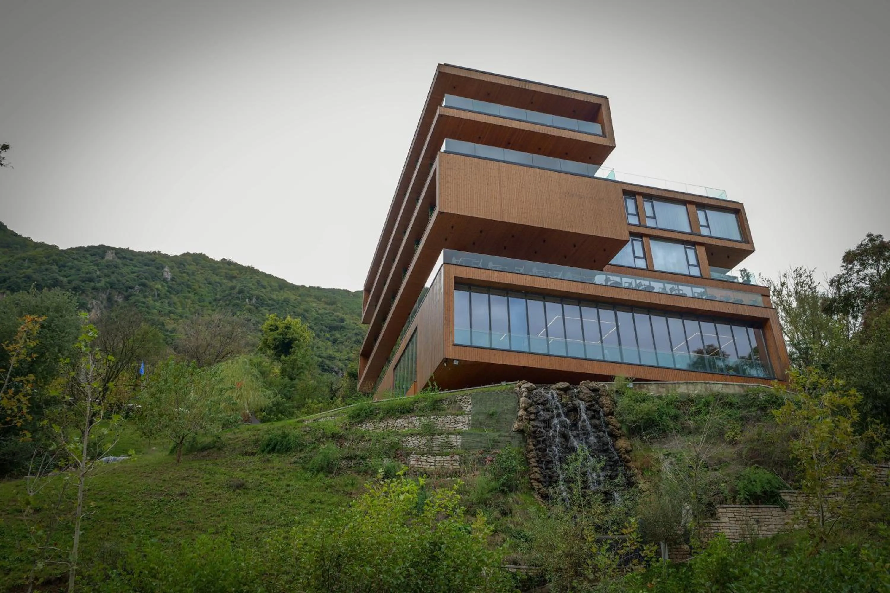 Property building in Hotel Uji Ftohte Tepelene