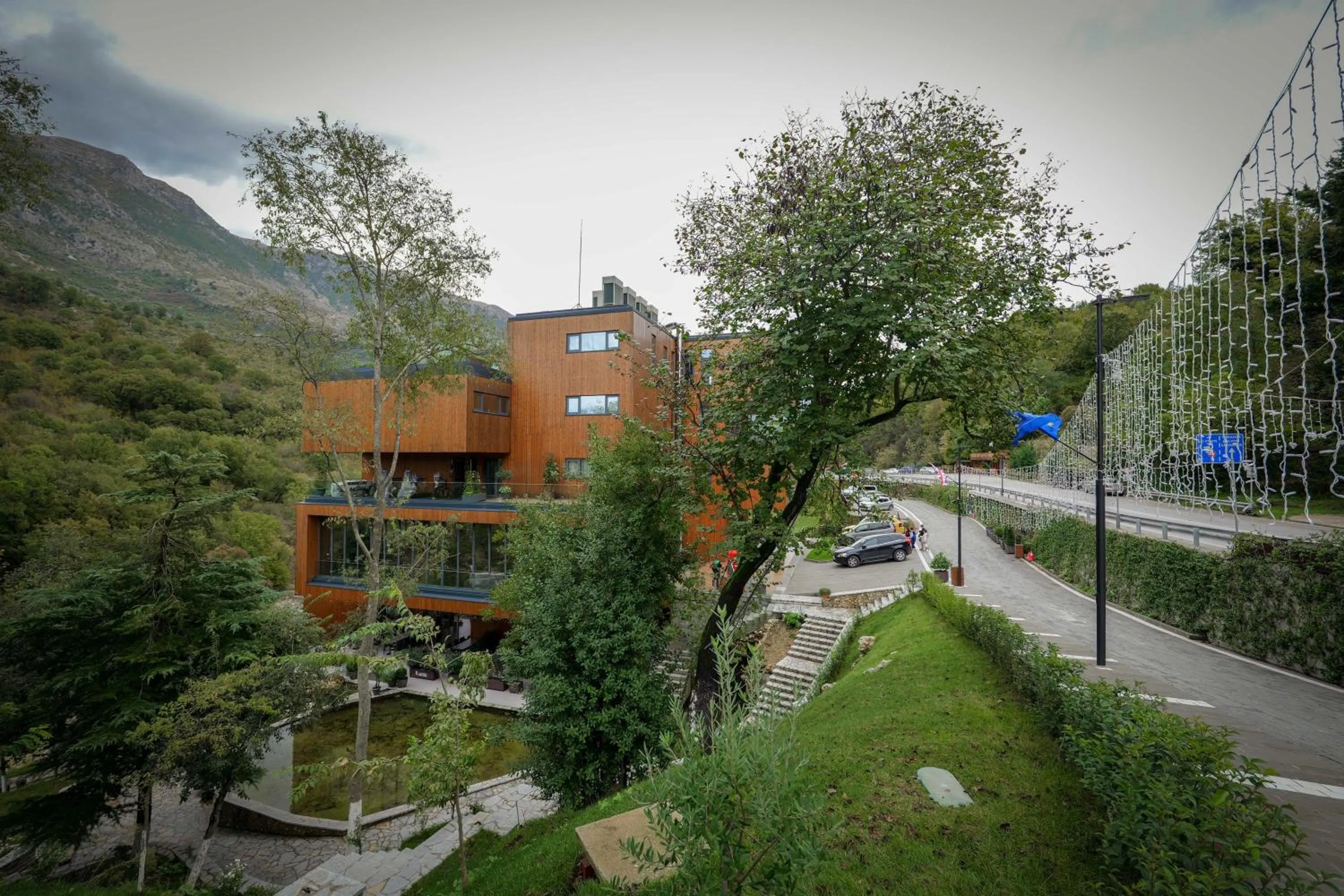 Property building in Hotel Uji Ftohte Tepelene