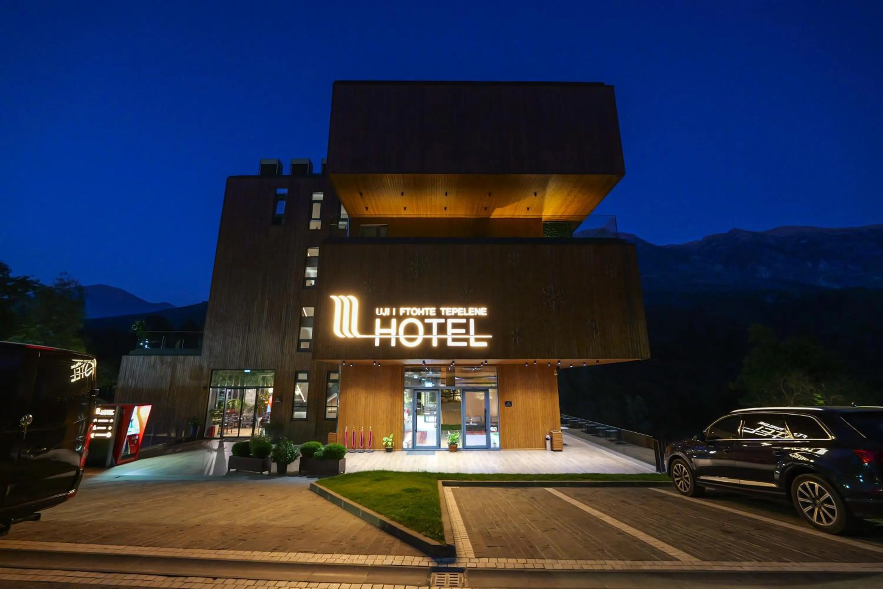 Property building in Hotel Uji Ftohte Tepelene