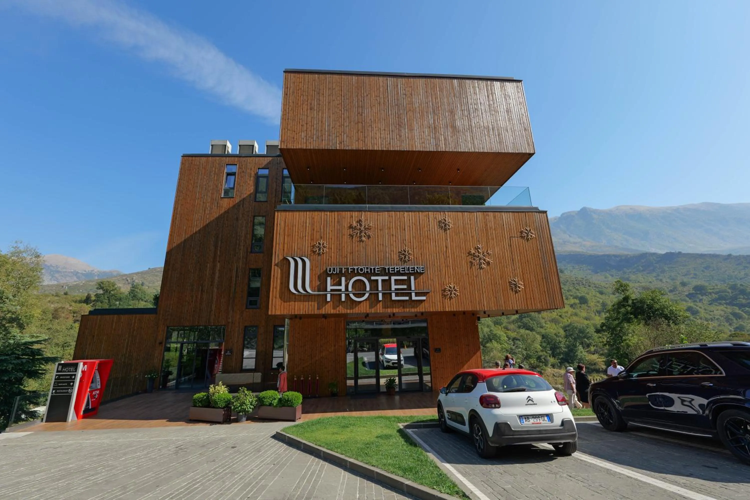 Property building in Hotel Uji Ftohte Tepelene
