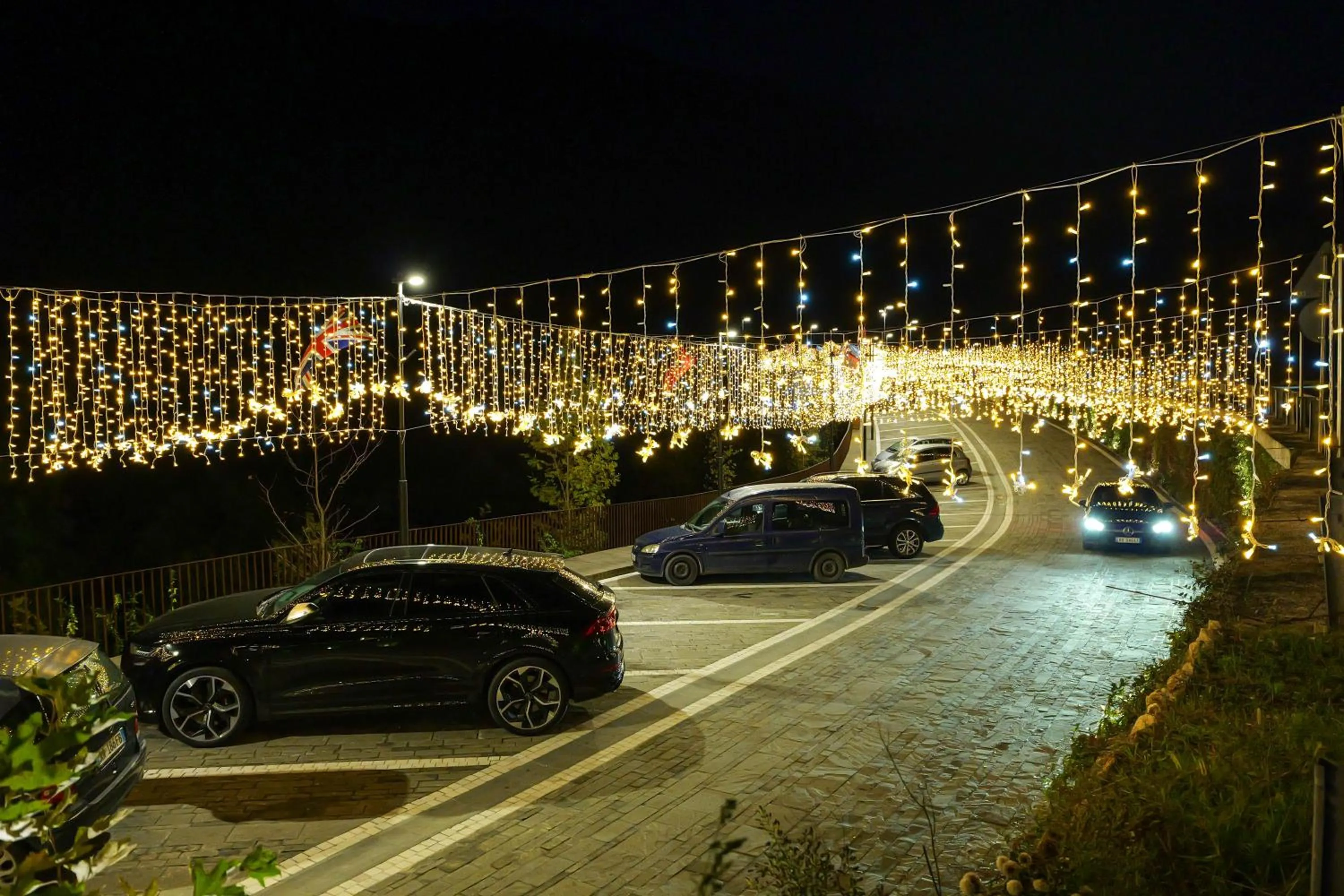 Night in Hotel Uji Ftohte Tepelene