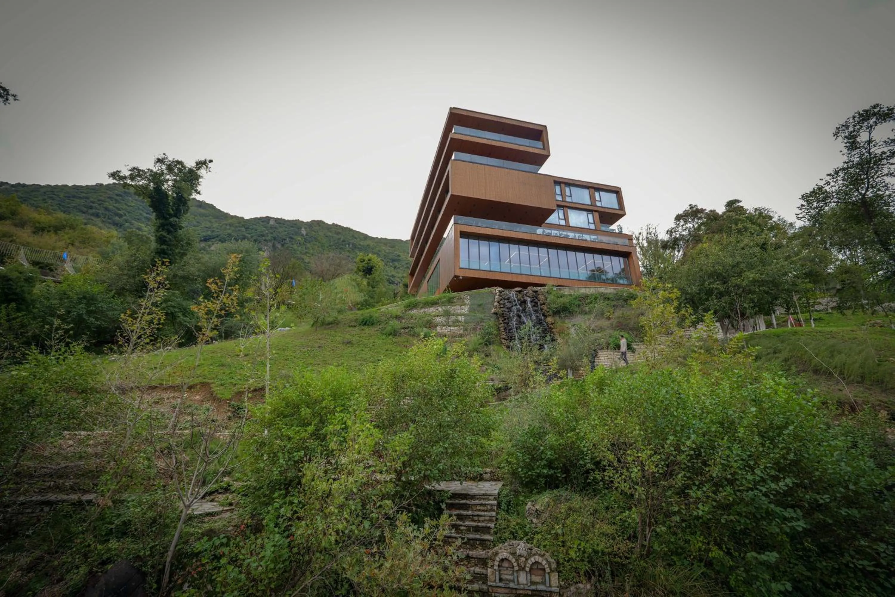 Day in Hotel Uji Ftohte Tepelene