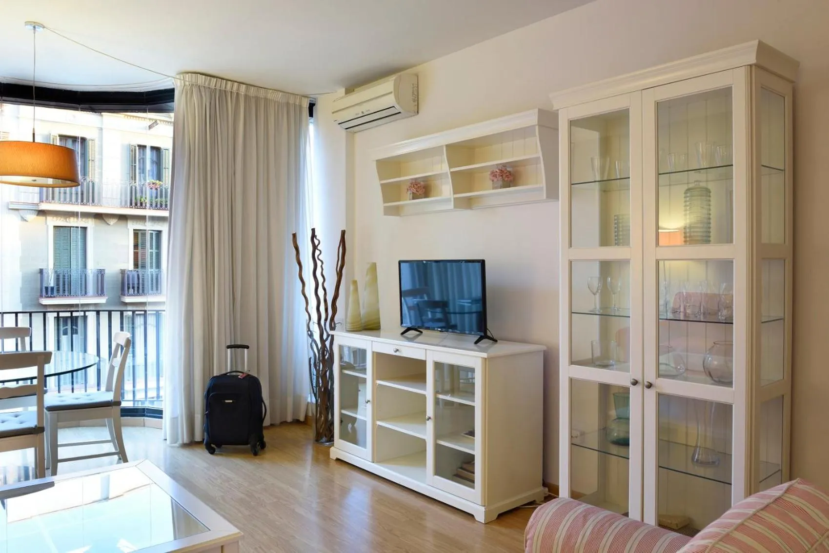 Communal lounge/ TV room in Guitart Grand Passage