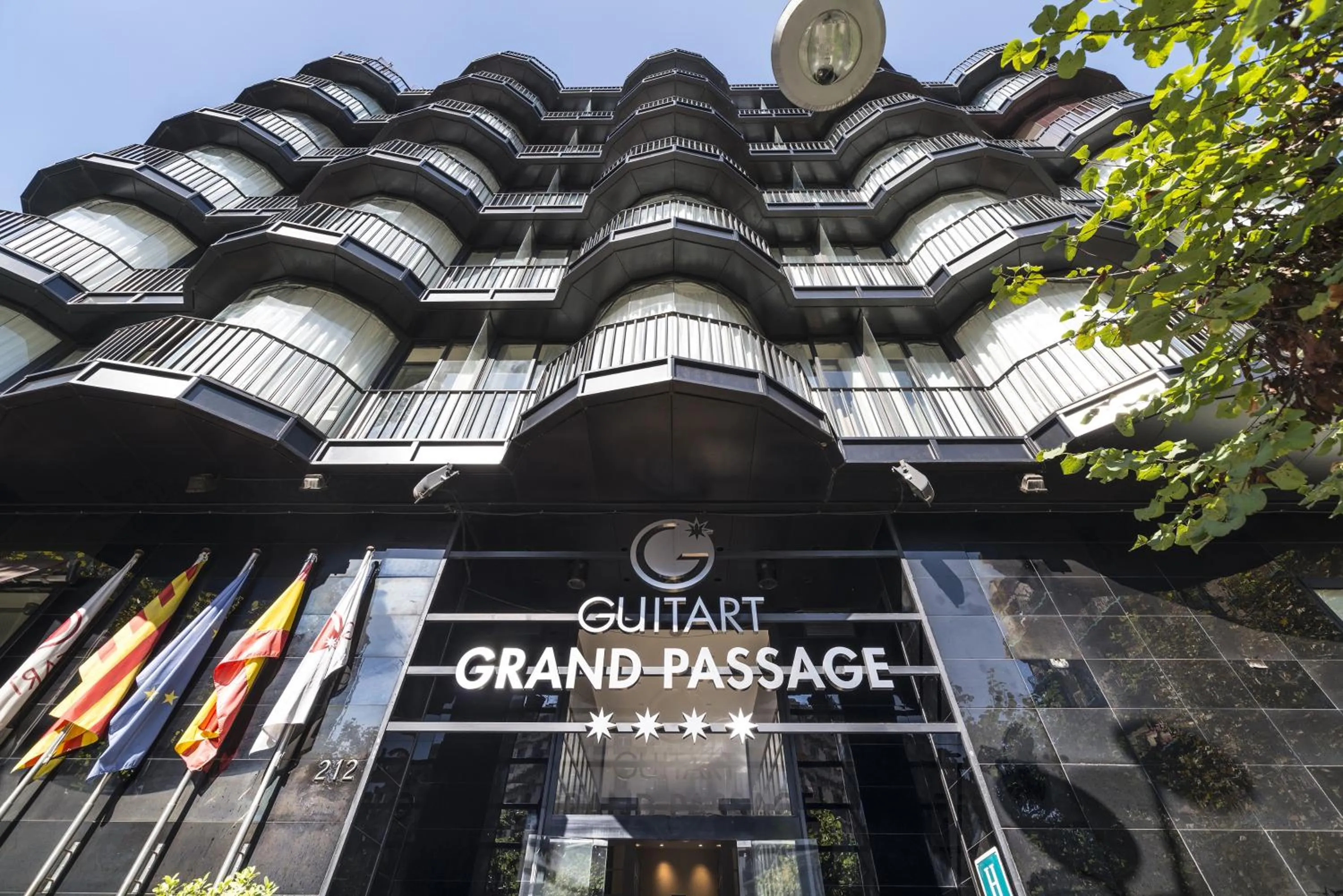 Facade/entrance in Guitart Grand Passage
