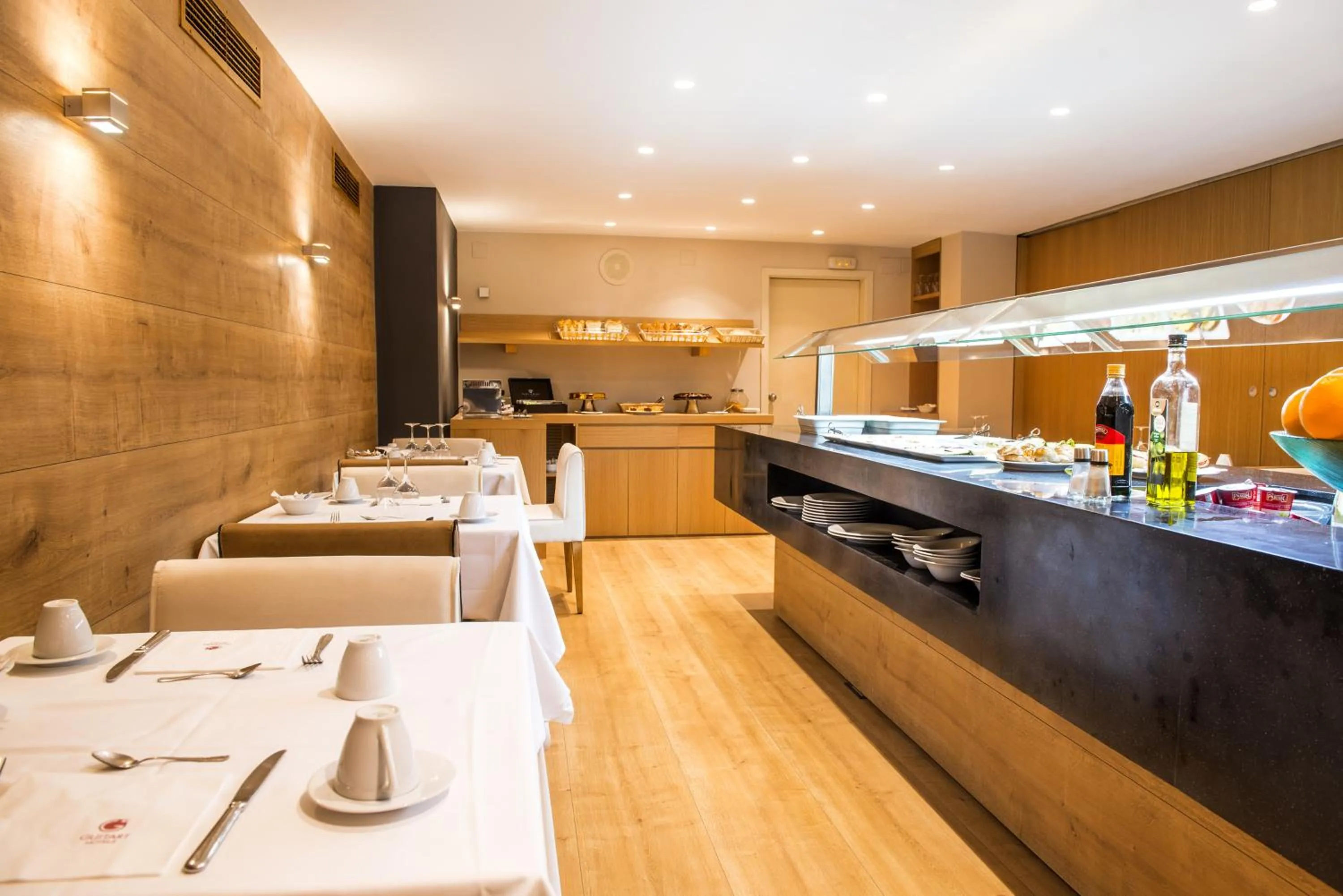 Restaurant/places to eat in Guitart Grand Passage