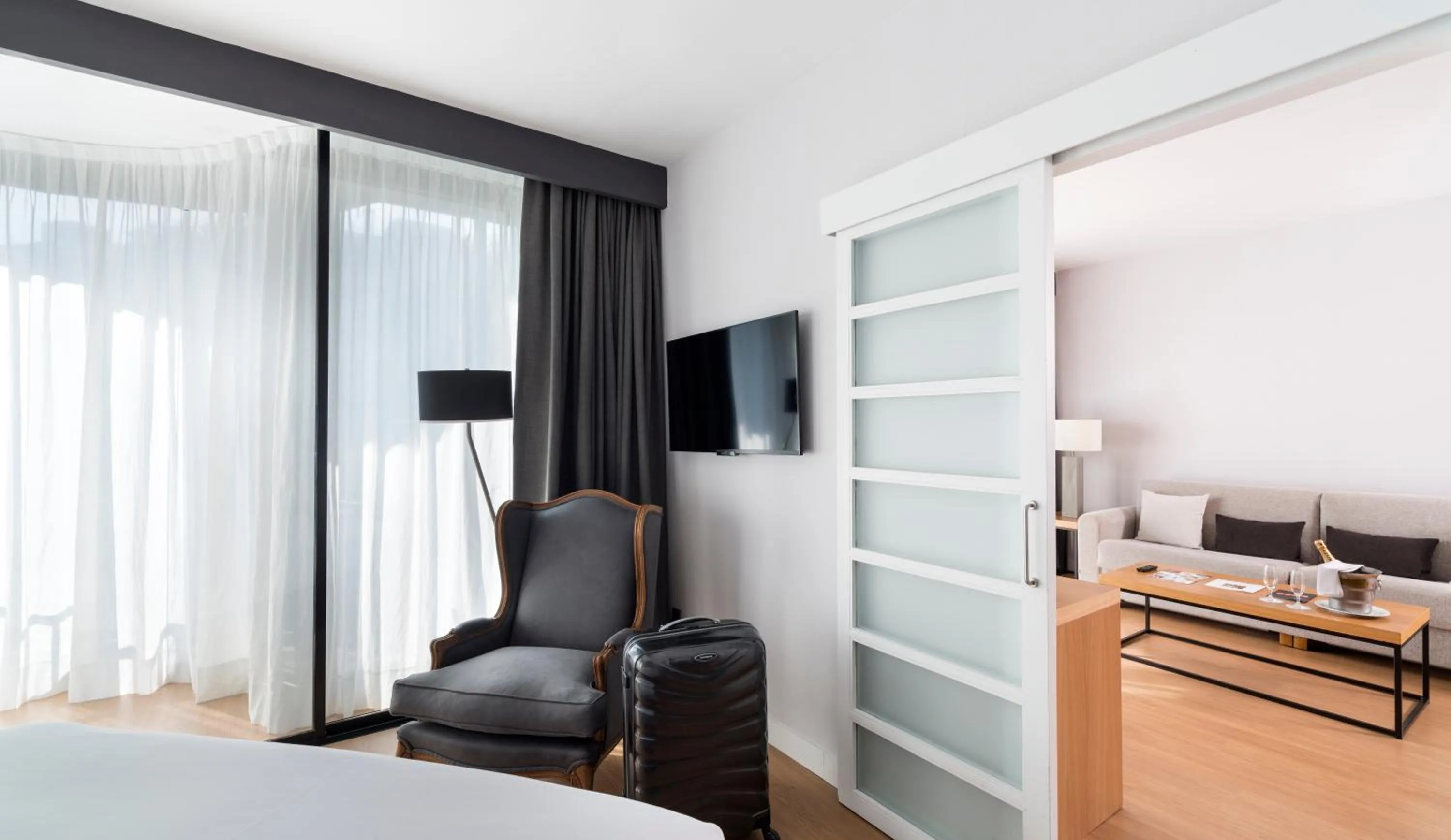 Living room, Bed in Guitart Grand Passage