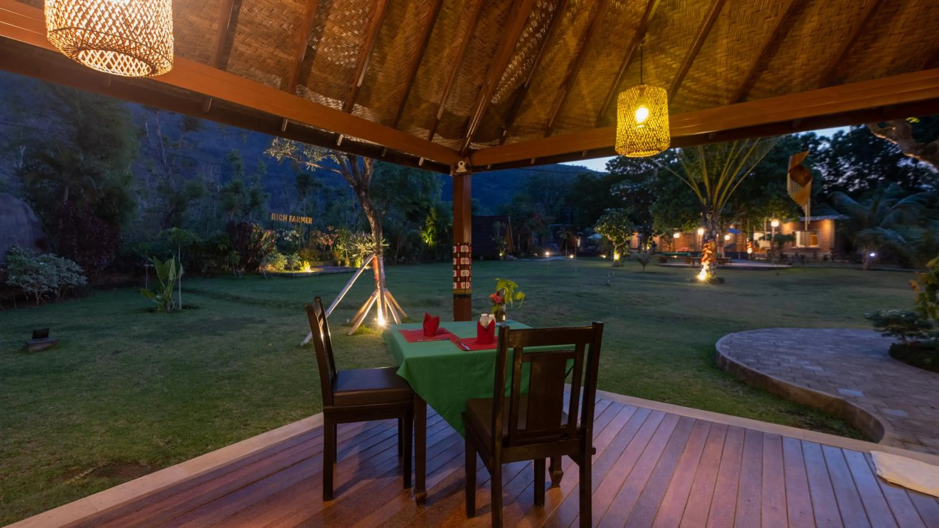 Restaurant/places to eat in Taman Bidadari Eco Wellness